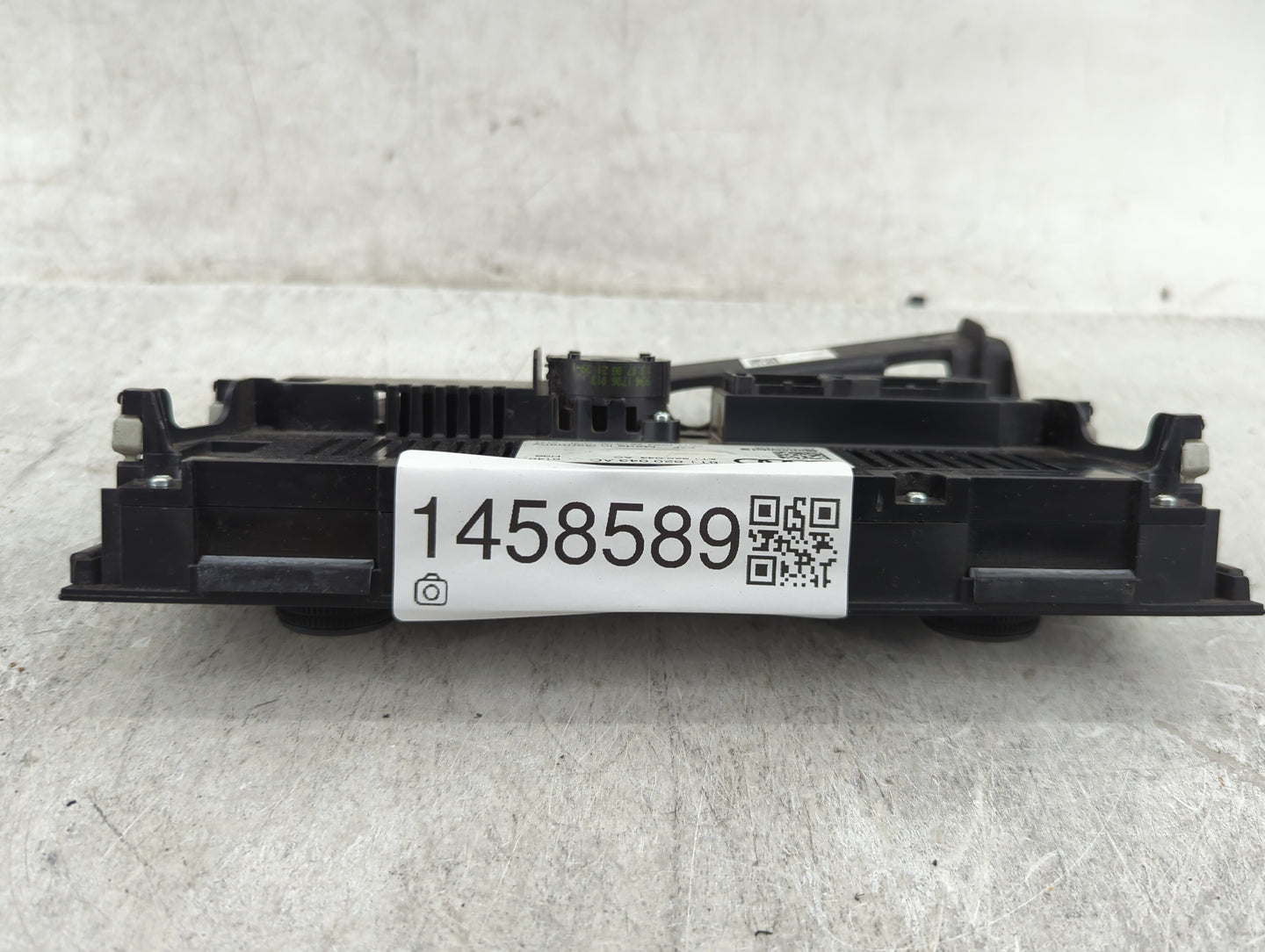2009-2012 Audi A4 Climate Control Module Temperature AC/Heater Replacement P/N:8T1 820 043 AC Fits OEM Used Auto Parts - Oem