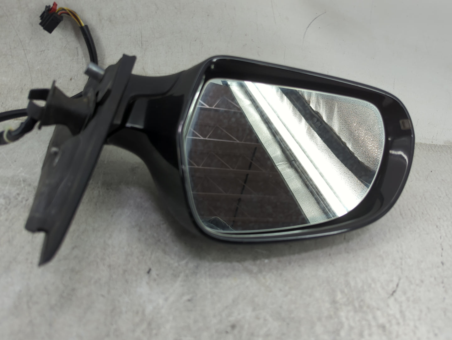 2009 Audi A4 Driver Side View Mirror - Left Door Mirror OEM Used - Oemusedautoparts1.com