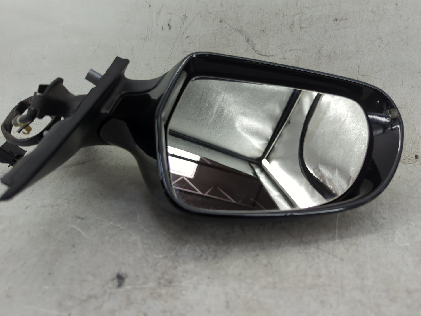 2009 Audi A4 Driver Side View Mirror - Left Door Mirror OEM Used - Oemusedautoparts1.com
