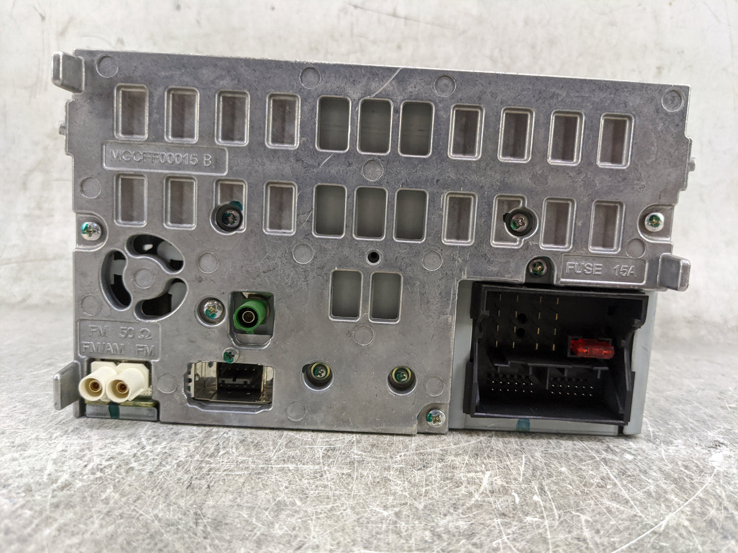 2009 Audi A4 Radio AM FM Cd Player Receiver Replacement P/N:8T1035195L CQ-EA1862G Fits OEM Used Auto Parts - Oemusedautopart
