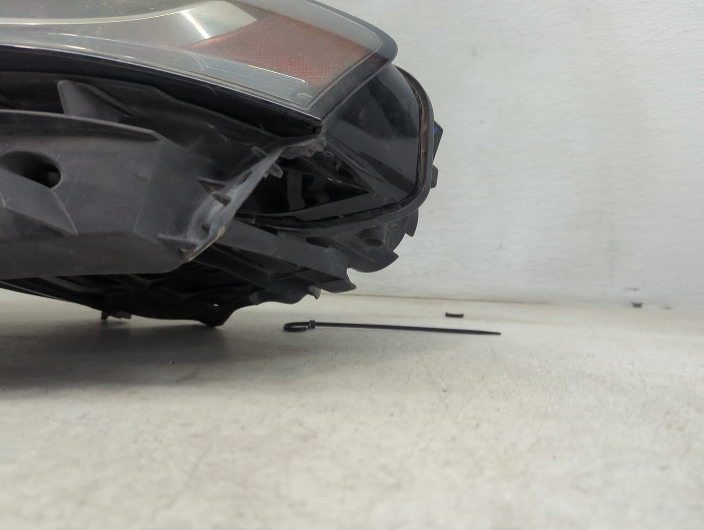 2009-2012 Audi A4 Driver Left Oem Head Light Headlight Lamp 1479095 - Oemusedautoparts1.com