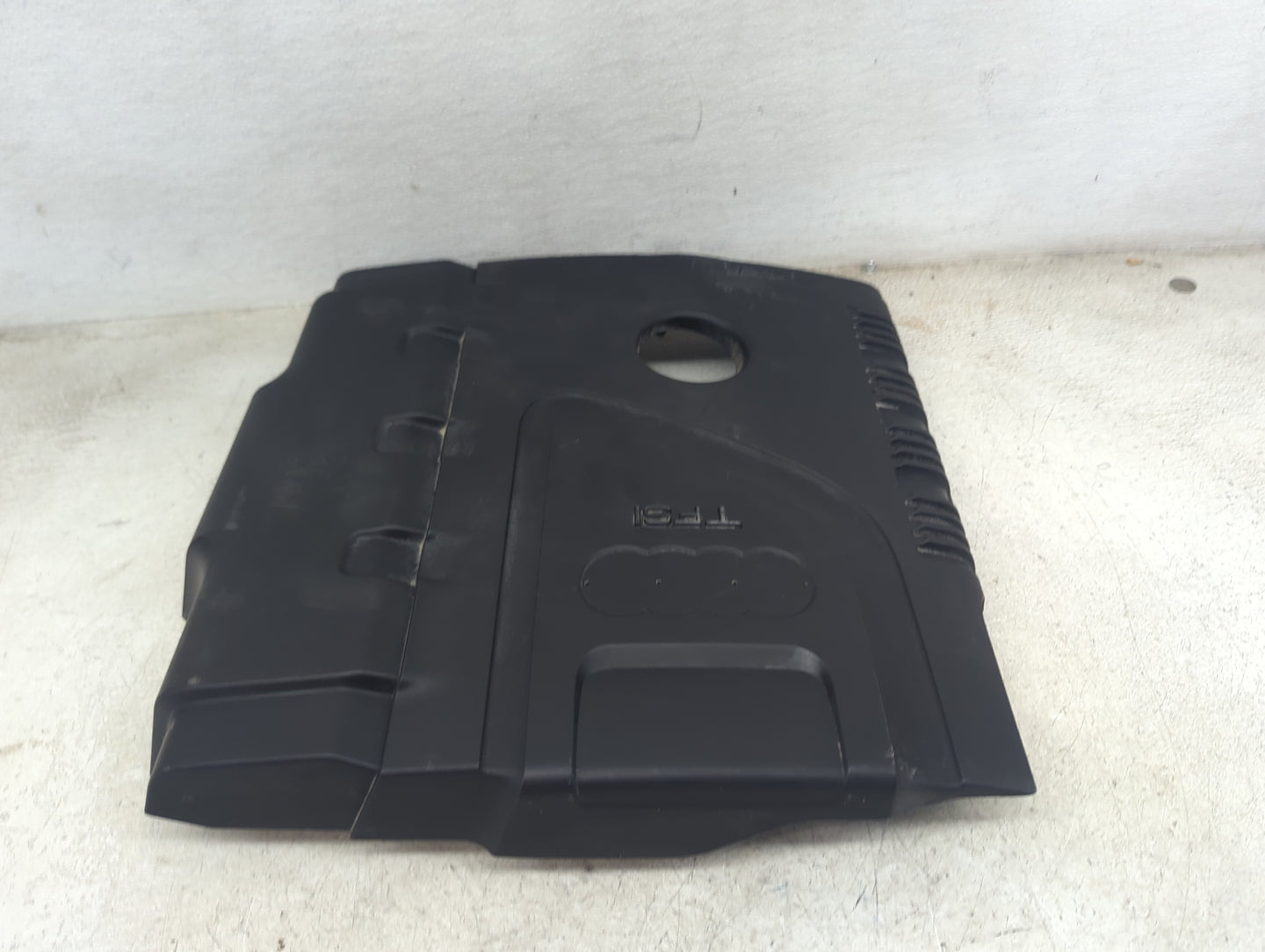 2009 Audi A4 Engine Cover 1479135 - Oemusedautoparts1.com