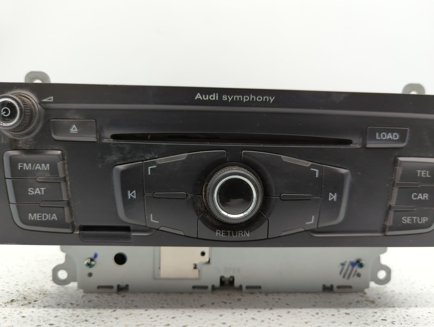 2009 Audi A4 Radio AM FM Cd Player Receiver Replacement P/N:8T1 035 195 L 8T1 035 195 AD, 8T1 035 186 R Fits OEM Used Auto P