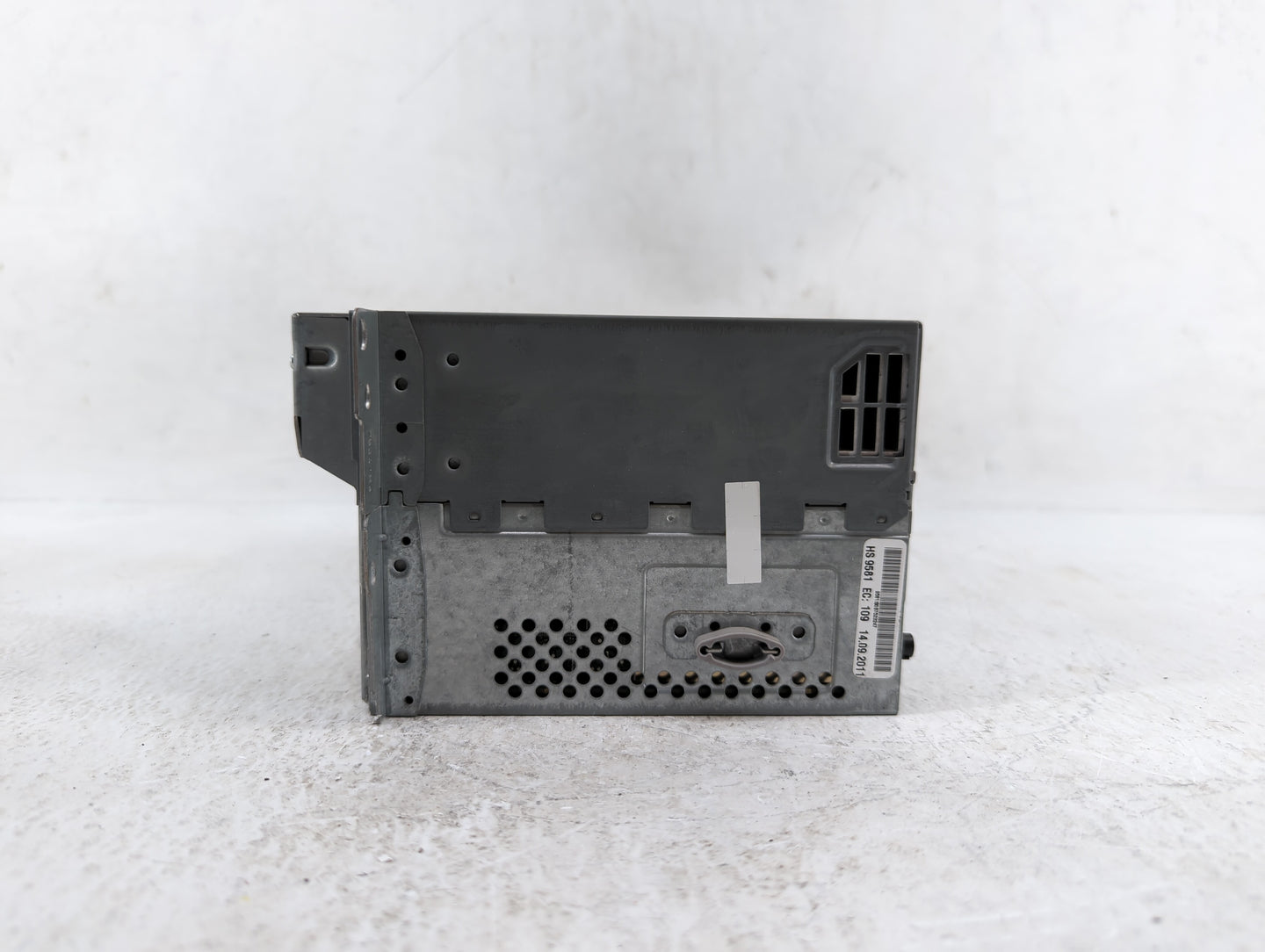 2009-2009 Audi A4 Am Fm Cd Player Radio Receiver - Oemusedautoparts1.com