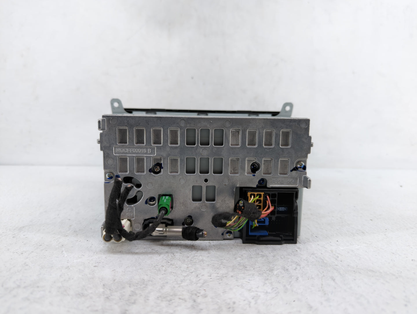2009 Audi A4 Radio AM FM Cd Player Receiver Replacement P/N:8T1 035 195 L 8T1 035 195 AD, 8T1 035 186 R Fits OEM Used Auto P