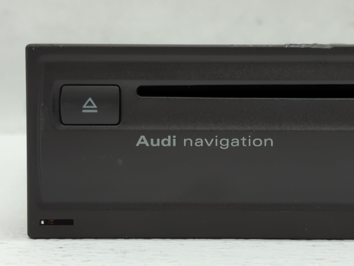 2009 Audi A4 Radio AM FM Cd Player Receiver Replacement P/N:4E0 919 887 M 8T1 035 186 R, 8T1 035 195 L, 8T1 035 195 AD Fits 
