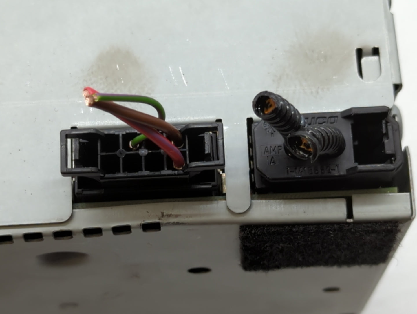 2009 Audi A4 Radio AM FM Cd Player Receiver Replacement P/N:4E0 919 887 M 8T1 035 186 R, 8T1 035 195 L, 8T1 035 195 AD Fits 