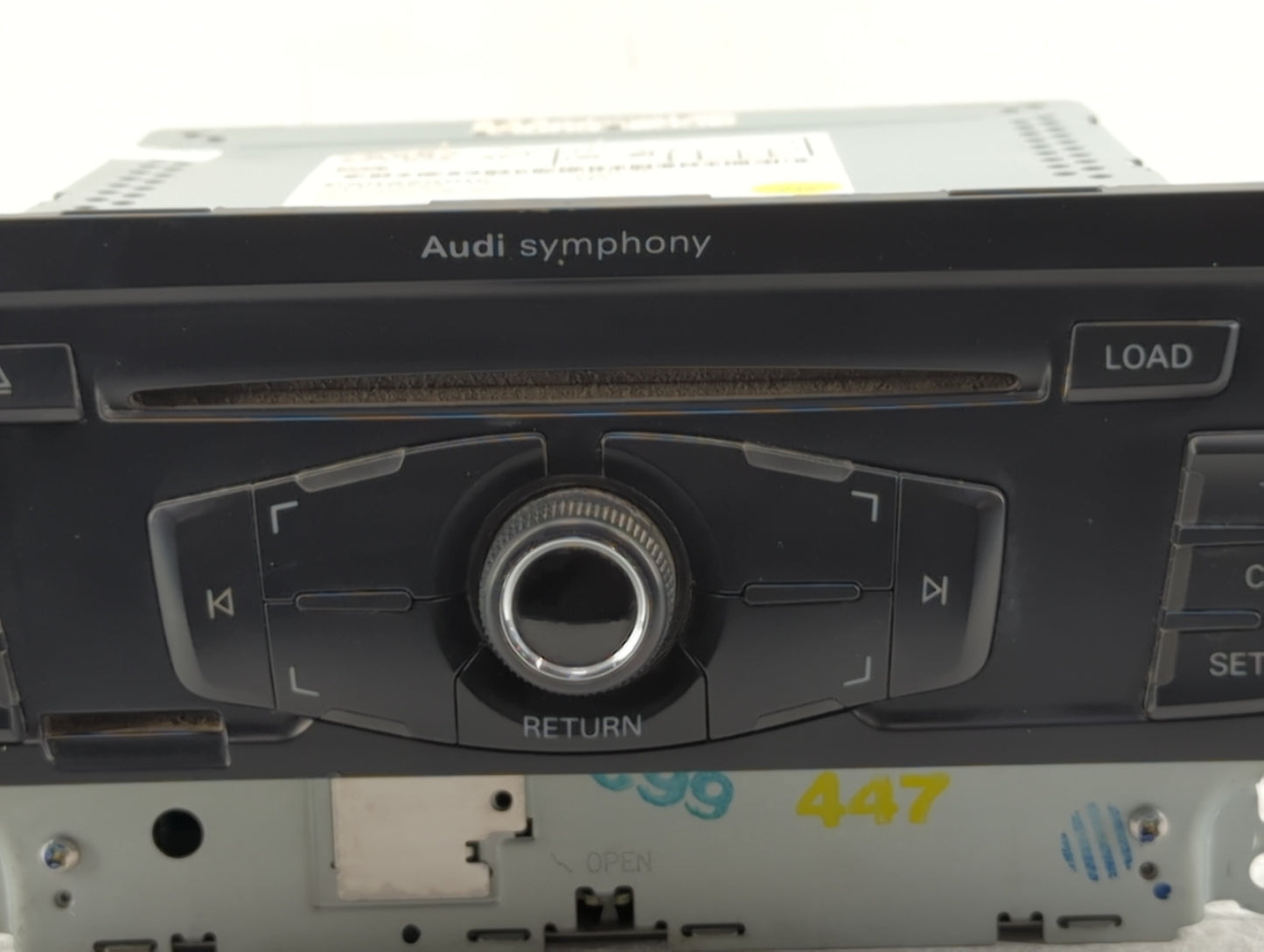 2009 Audi A4 Radio AM FM Cd Player Receiver Replacement P/N:8T1 035 195 L Fits OEM Used Auto Parts - Oemusedautoparts1.com