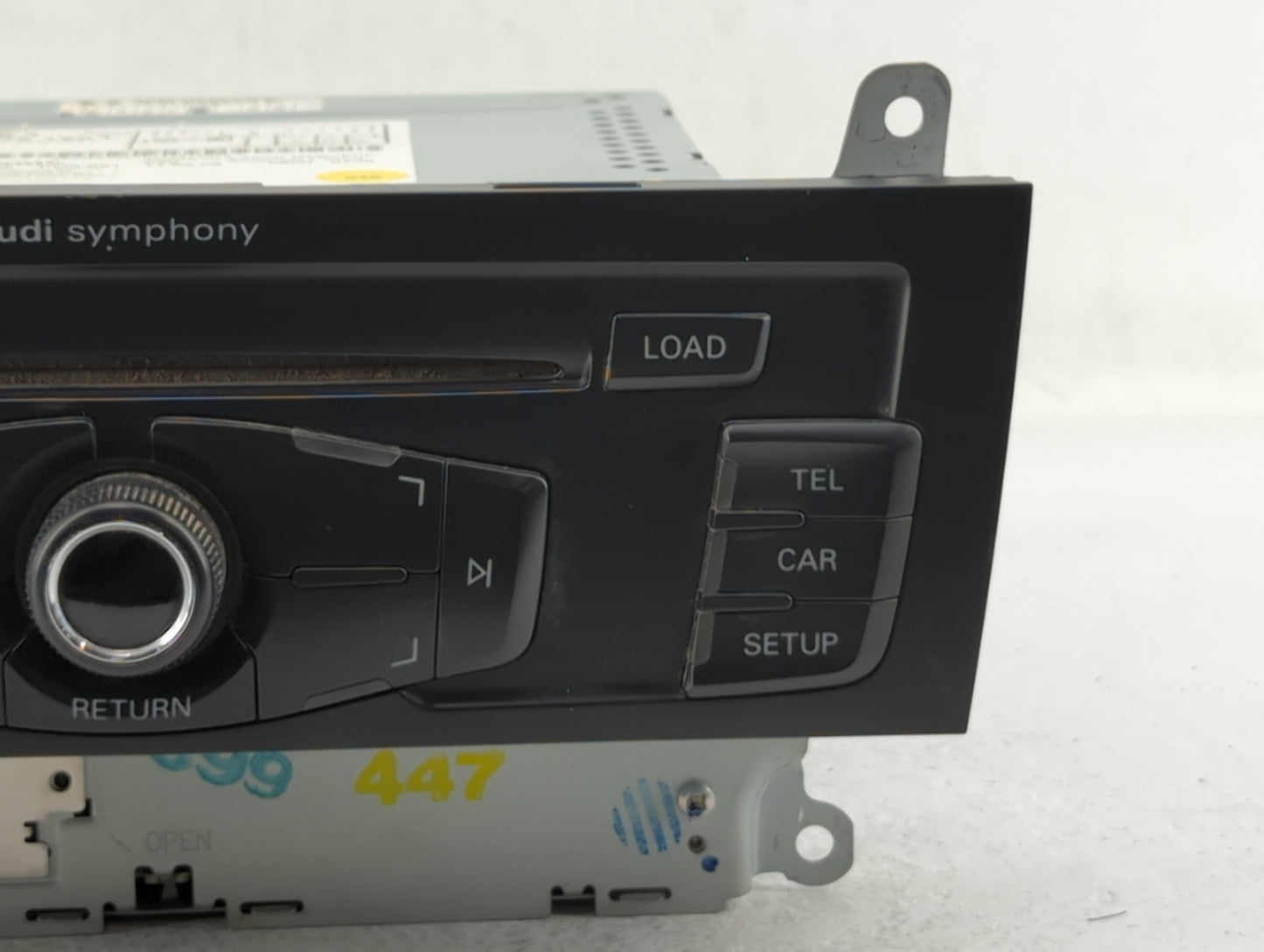 2009 Audi A4 Radio AM FM Cd Player Receiver Replacement P/N:8T1 035 195 L Fits OEM Used Auto Parts - Oemusedautoparts1.com