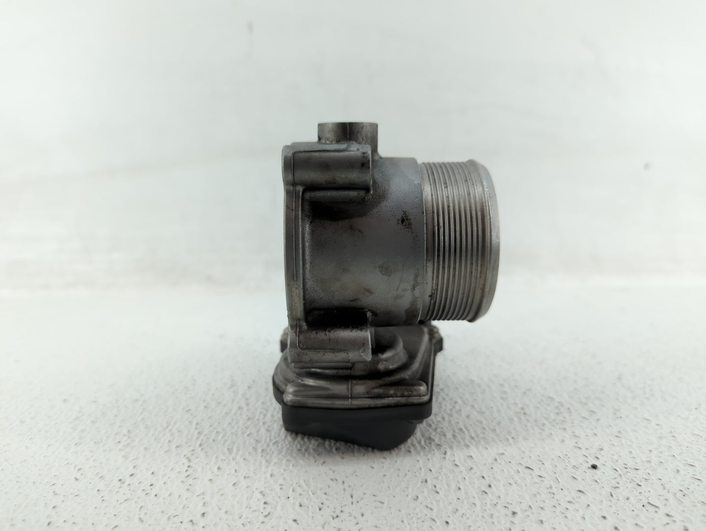 2005-2016 Audi A4 Throttle Body P/N:06F 133 062 Q 06F 133 062 J Fits OEM Used Auto Parts - Oemusedautoparts1.com