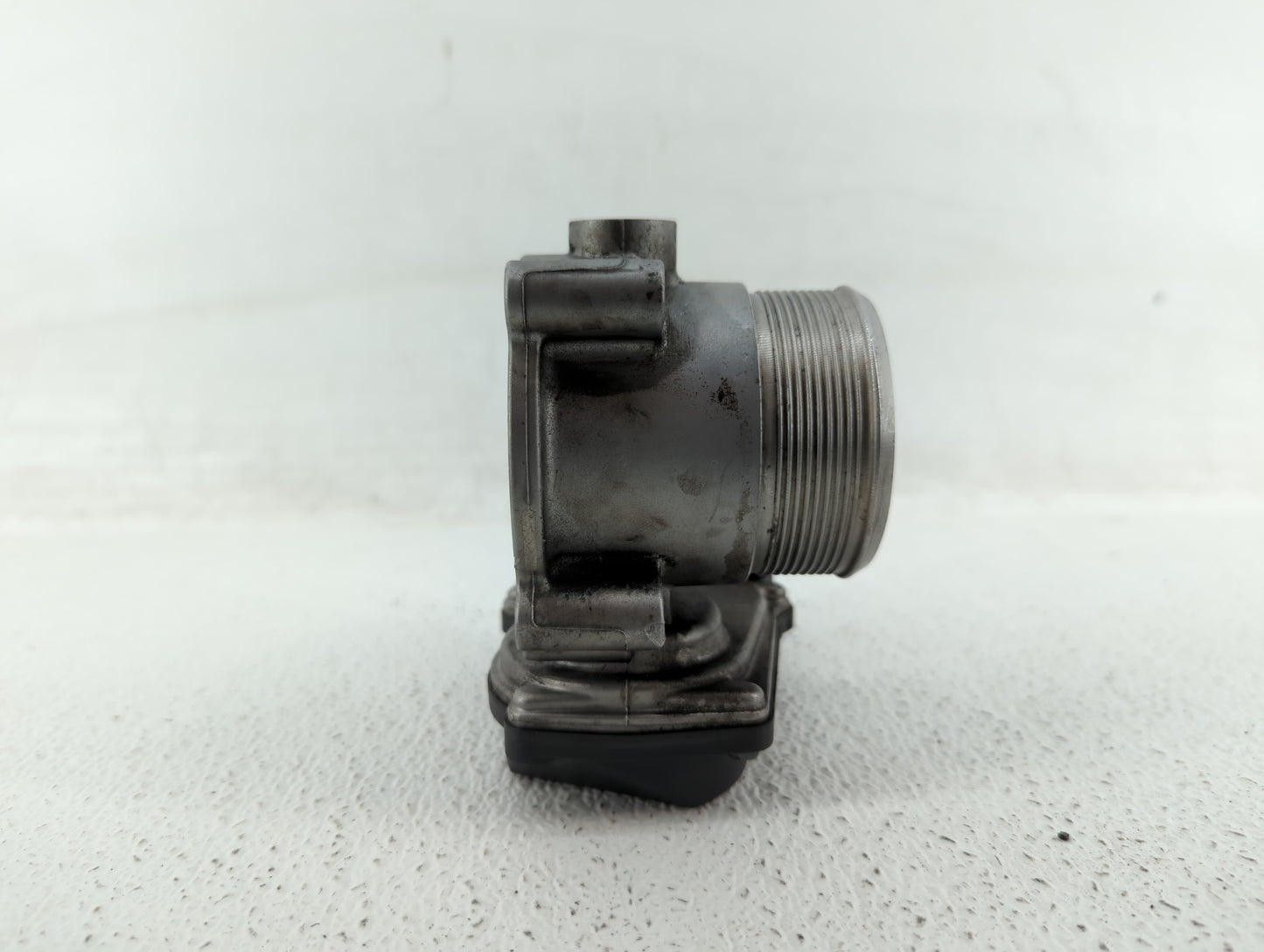 2005-2016 Audi A4 Throttle Body P/N:06F 133 062 Q 06F 133 062 J Fits OEM Used Auto Parts - Oemusedautoparts1.com