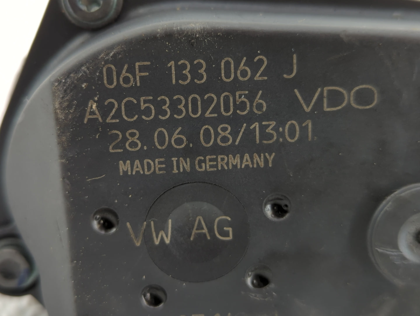 2005-2016 Audi A4 Throttle Body P/N:06F 133 062 Q 06F 133 062 J Fits OEM Used Auto Parts - Oemusedautoparts1.com