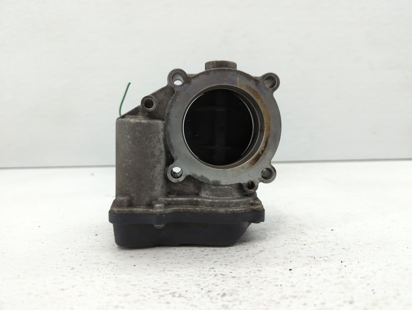 2005-2016 Audi A4 Throttle Body P/N:06F 133 062 T 06F 133 062 Q Fits OEM Used Auto Parts - Oemusedautoparts1.com