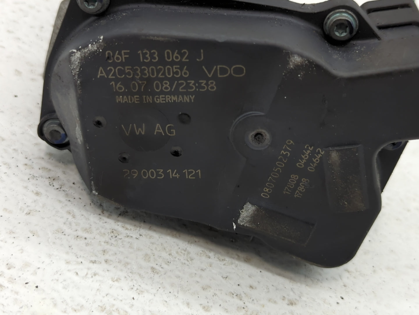 2005-2016 Audi A4 Throttle Body P/N:06F 133 062 T 06F 133 062 Q Fits OEM Used Auto Parts - Oemusedautoparts1.com