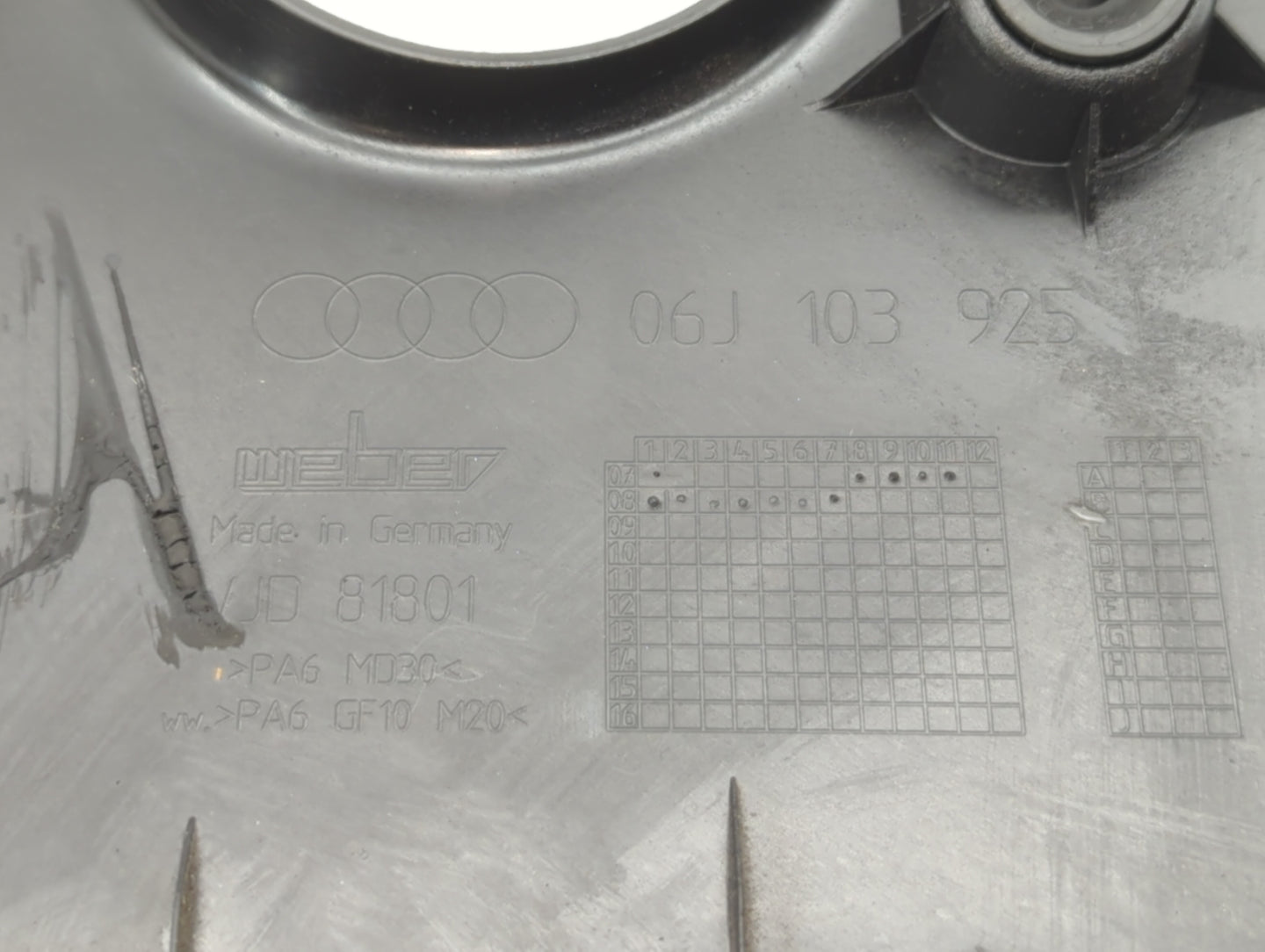 2009 Audi A4 Engine Cover - Oemusedautoparts1.com