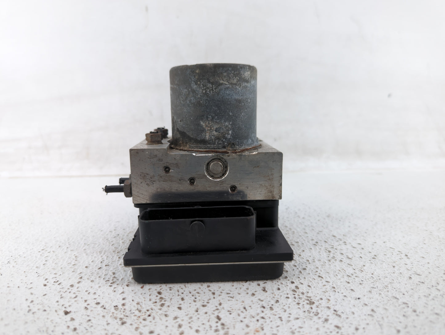 2009-2010 Audi A4 ABS Pump Control Module Replacement P/N:8K0 614 517 CE 8K0 614 517 BO Fits Fits 2009 2010 OEM Used Auto Pa