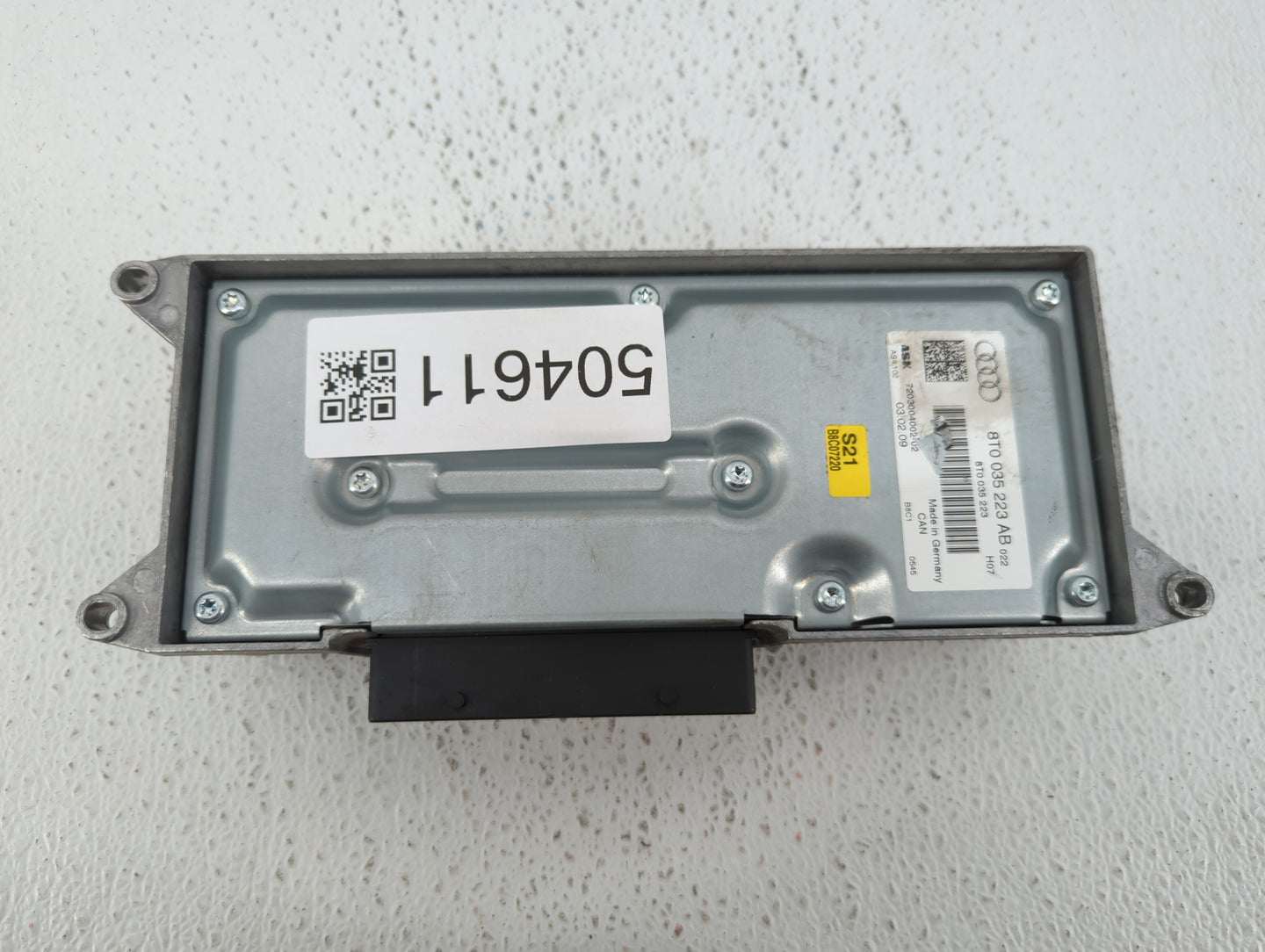 2009-2010 Audi A4 Radio AM FM Cd Player Receiver Replacement P/N:8T0035223AB Fits Fits 2009 2010 OEM Used Auto Parts - Oemus