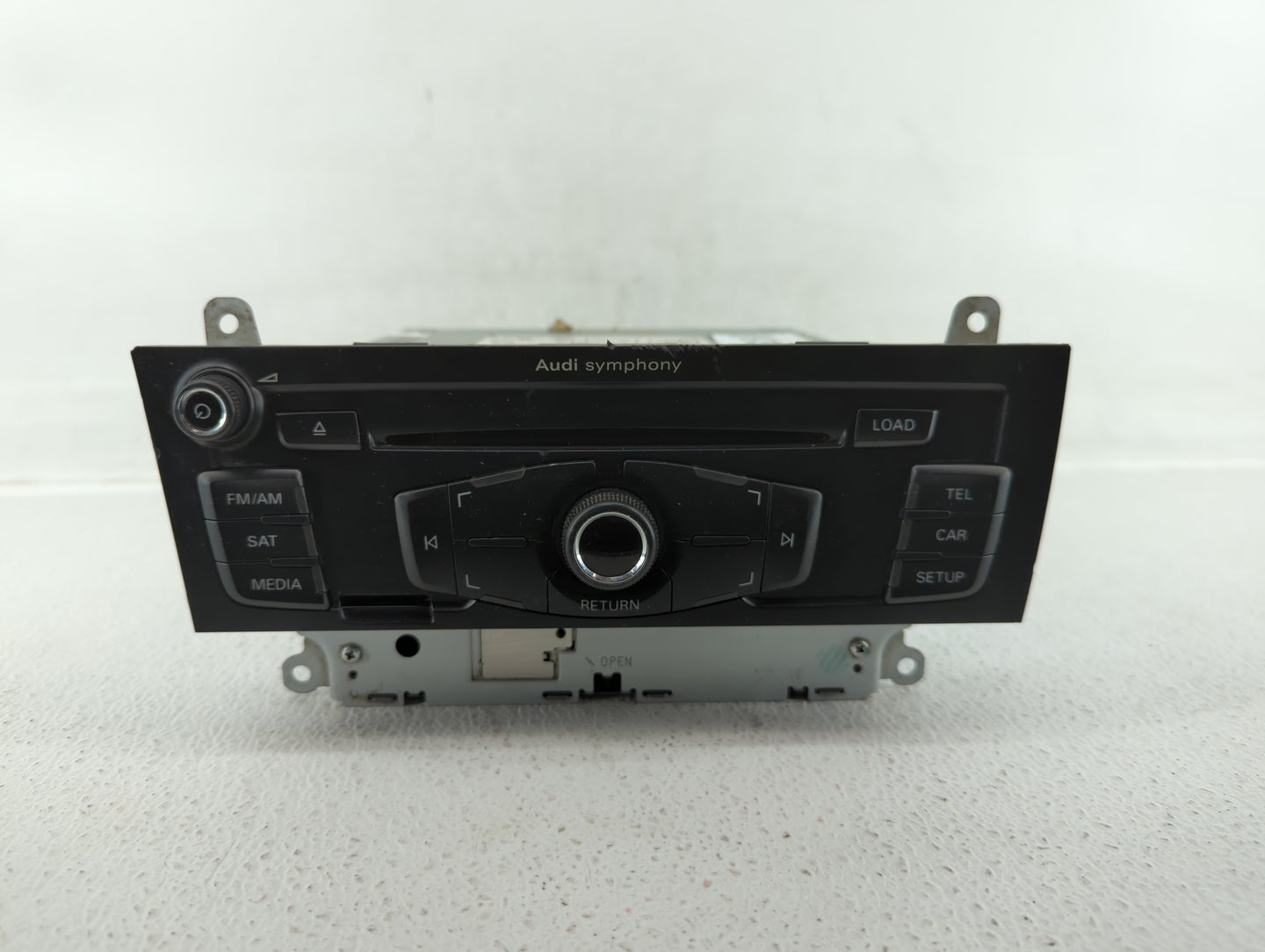 2009 Audi A4 Radio AM FM Cd Player Receiver Replacement P/N:8T1 035 195 L Fits OEM Used Auto Parts - Oemusedautoparts1.com