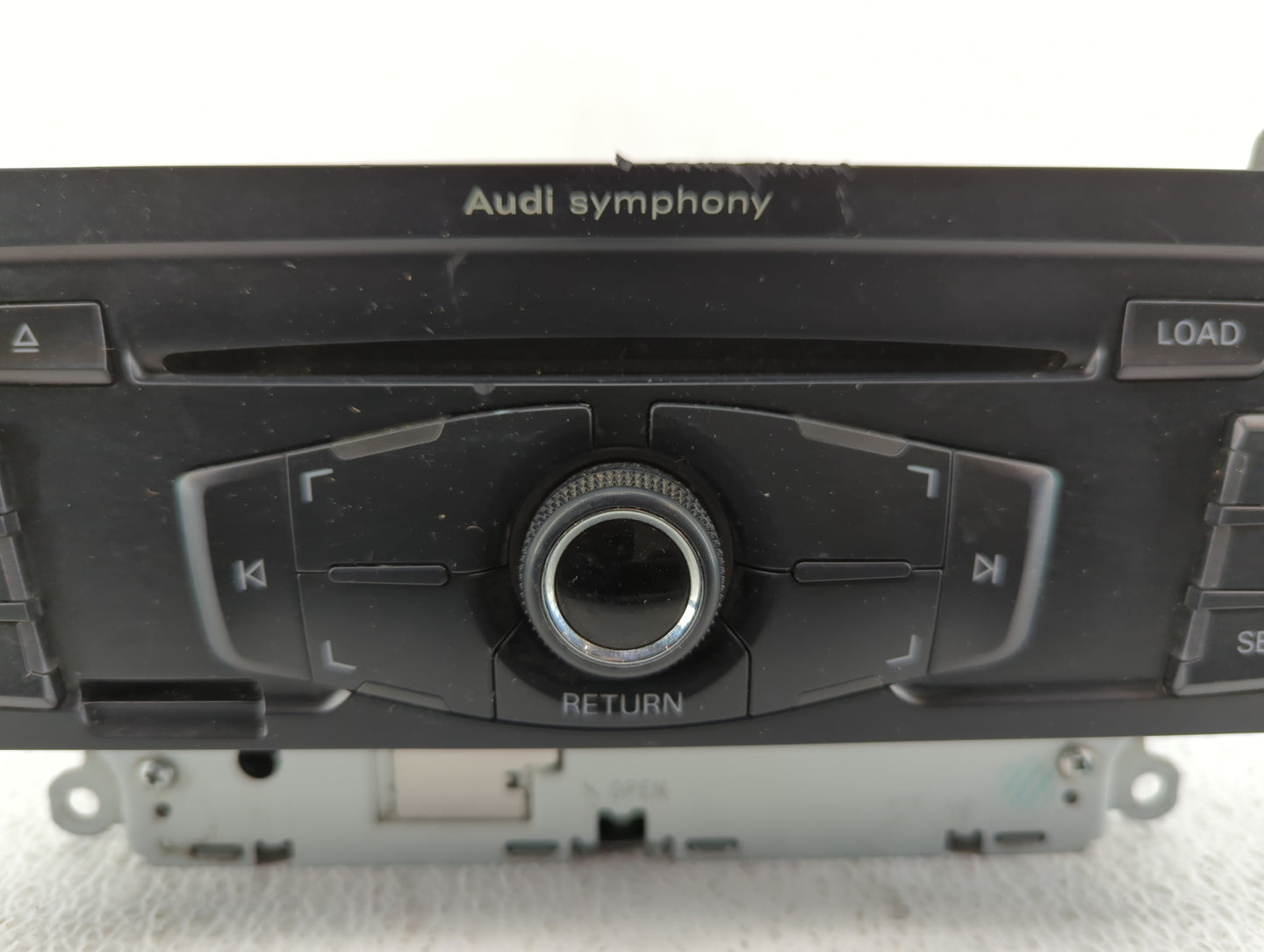 2009 Audi A4 Radio AM FM Cd Player Receiver Replacement P/N:8T1 035 195 L Fits OEM Used Auto Parts - Oemusedautoparts1.com