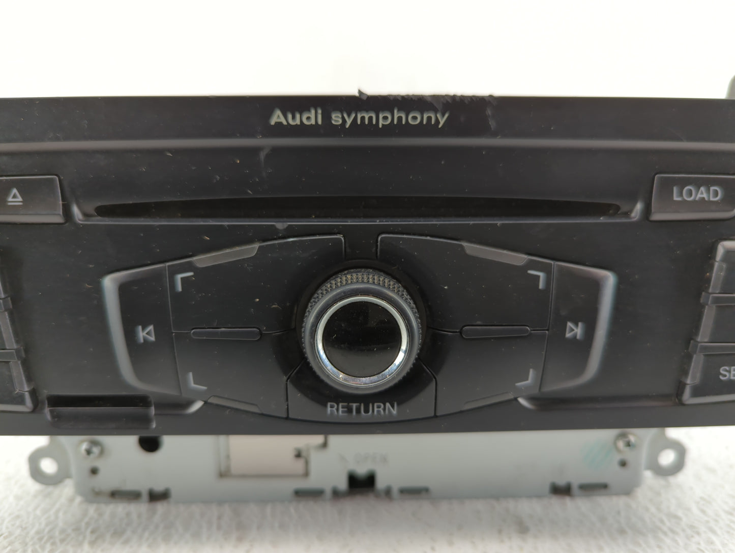 2009 Audi A4 Radio AM FM Cd Player Receiver Replacement P/N:8T1 035 195 L Fits OEM Used Auto Parts - Oemusedautoparts1.com