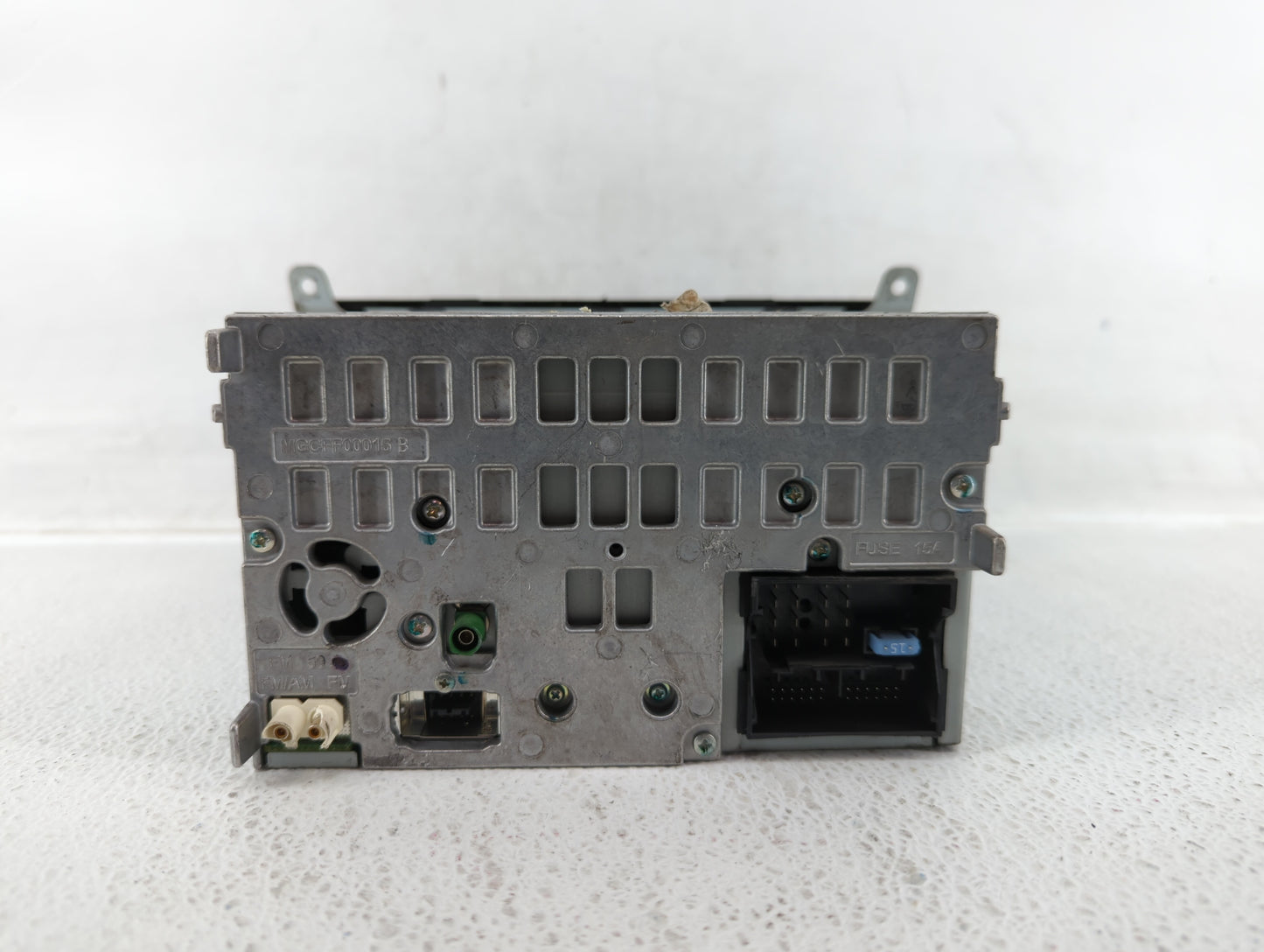 2009 Audi A4 Radio AM FM Cd Player Receiver Replacement P/N:8T1 035 195 L Fits OEM Used Auto Parts - Oemusedautoparts1.com