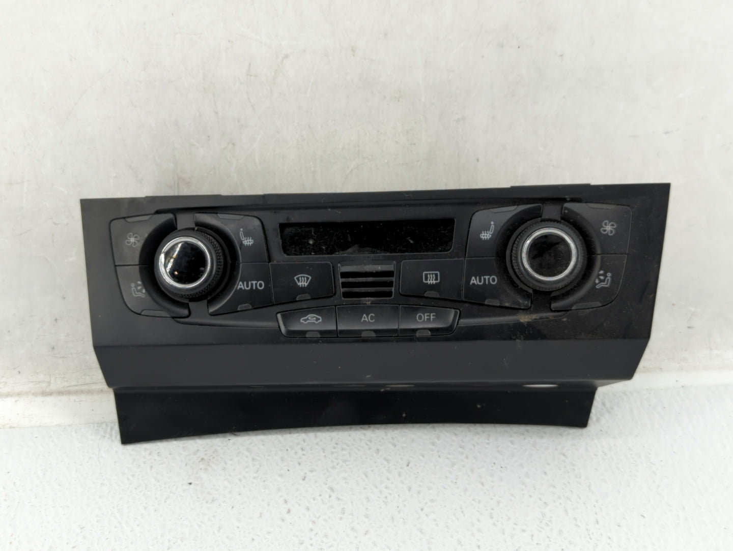 2009-2012 Audi A4 Climate Control Module Temperature AC/Heater Replacement P/N:8T1 820 043 AC Fits OEM Used Auto Parts - Oem