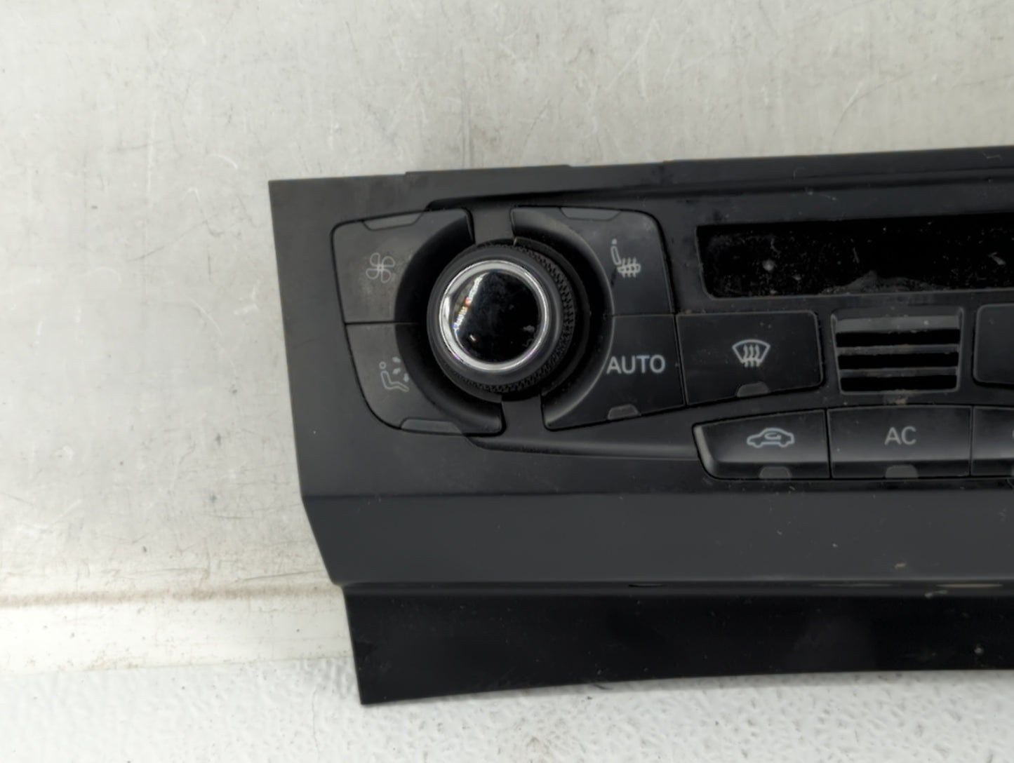 2009-2012 Audi A4 Climate Control Module Temperature AC/Heater Replacement P/N:8T1 820 043 AC Fits OEM Used Auto Parts - Oem