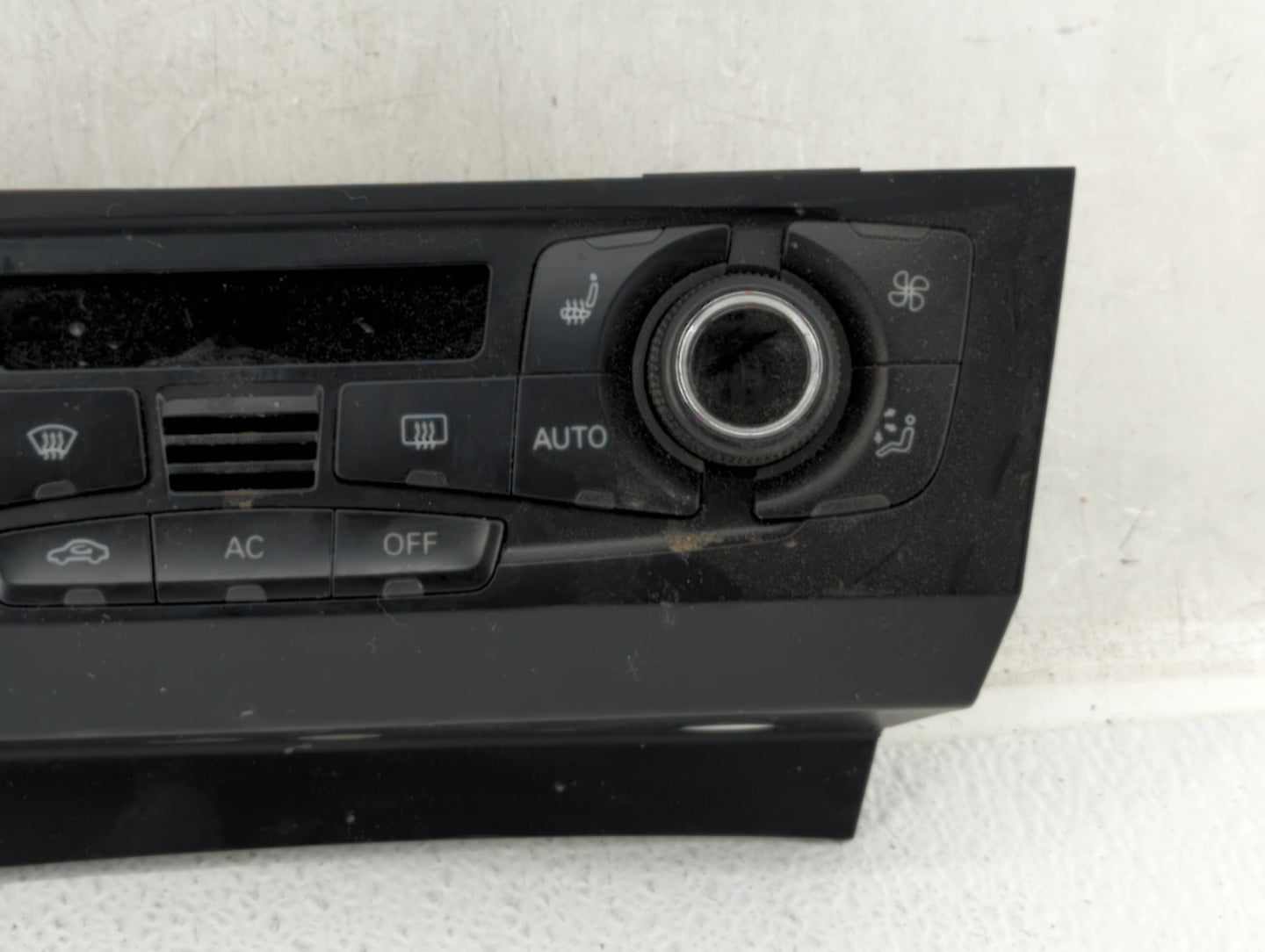 2009-2012 Audi A4 Climate Control Module Temperature AC/Heater Replacement P/N:8T1 820 043 AC Fits OEM Used Auto Parts - Oem