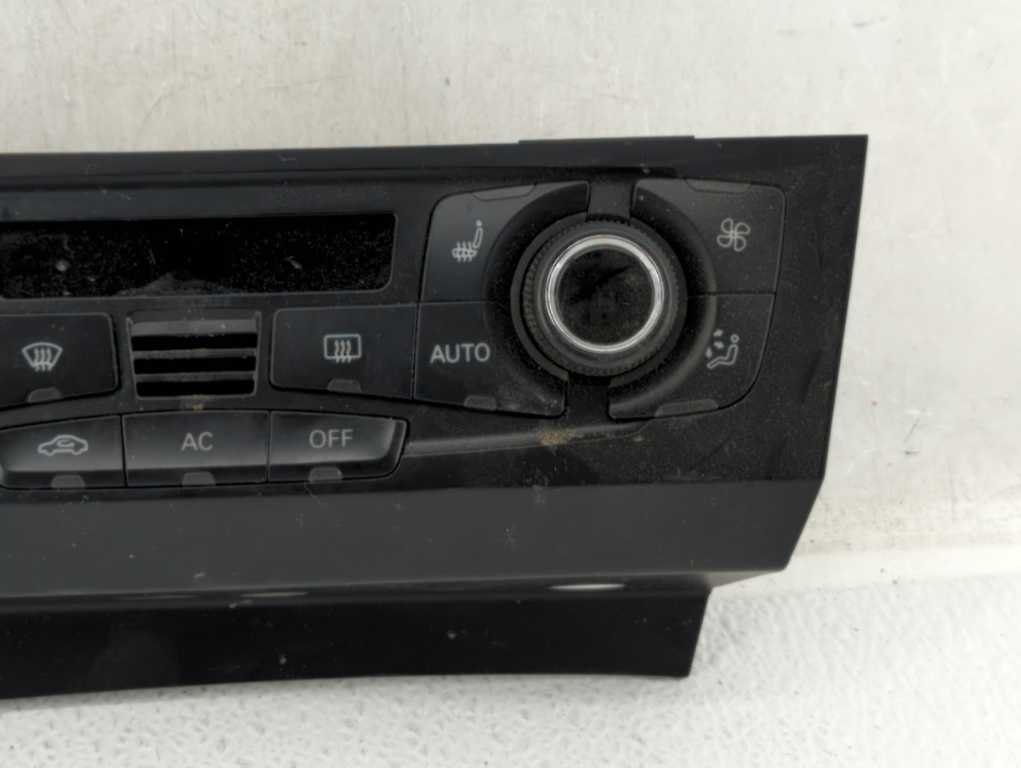 2009-2012 Audi A4 Climate Control Module Temperature AC/Heater Replacement P/N:8T1 820 043 AC Fits OEM Used Auto Parts - Oem