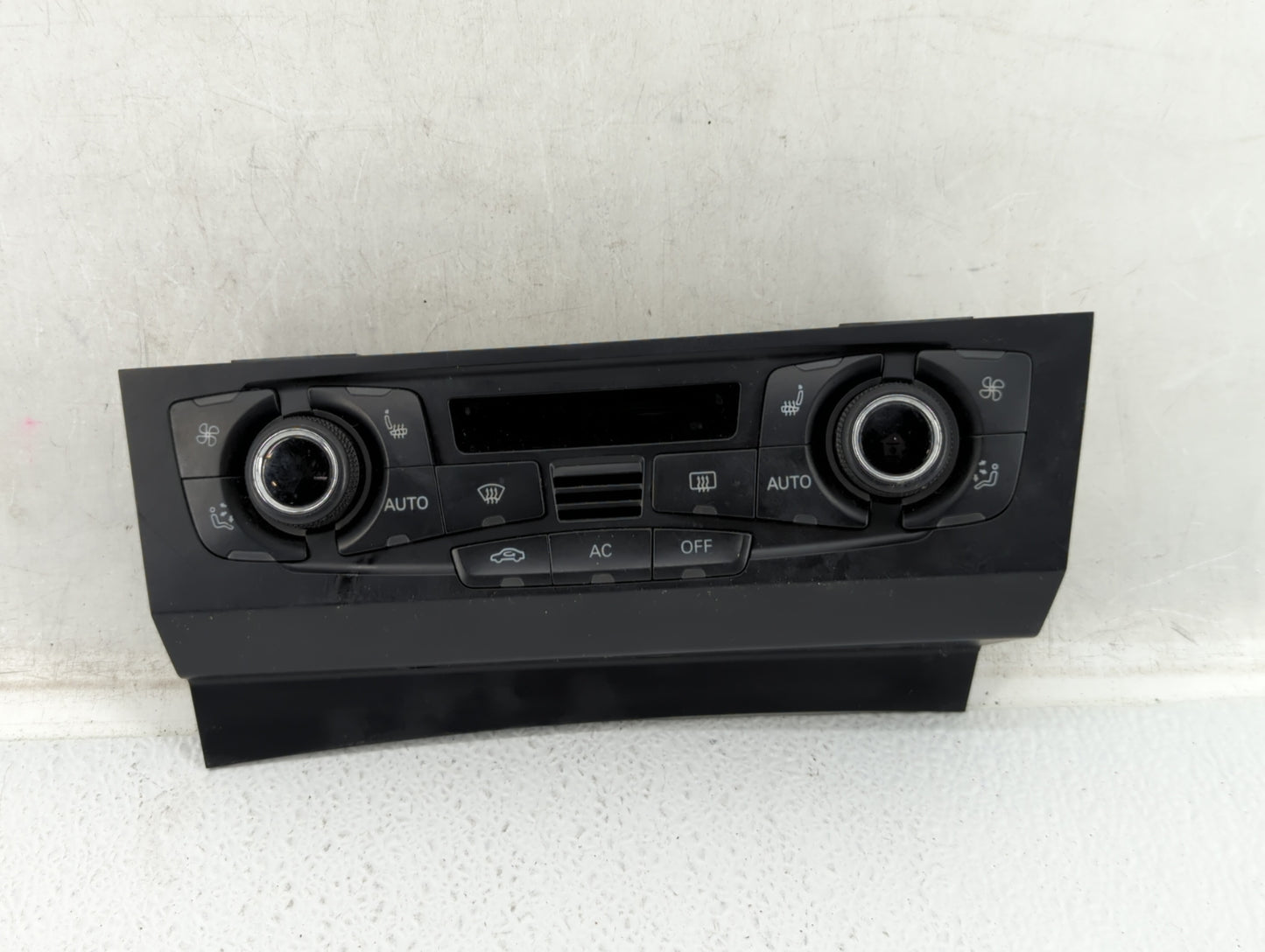2009-2012 Audi A4 Climate Control Module Temperature AC/Heater Replacement P/N:8T1 820 043 AC Fits OEM Used Auto Parts - Oem