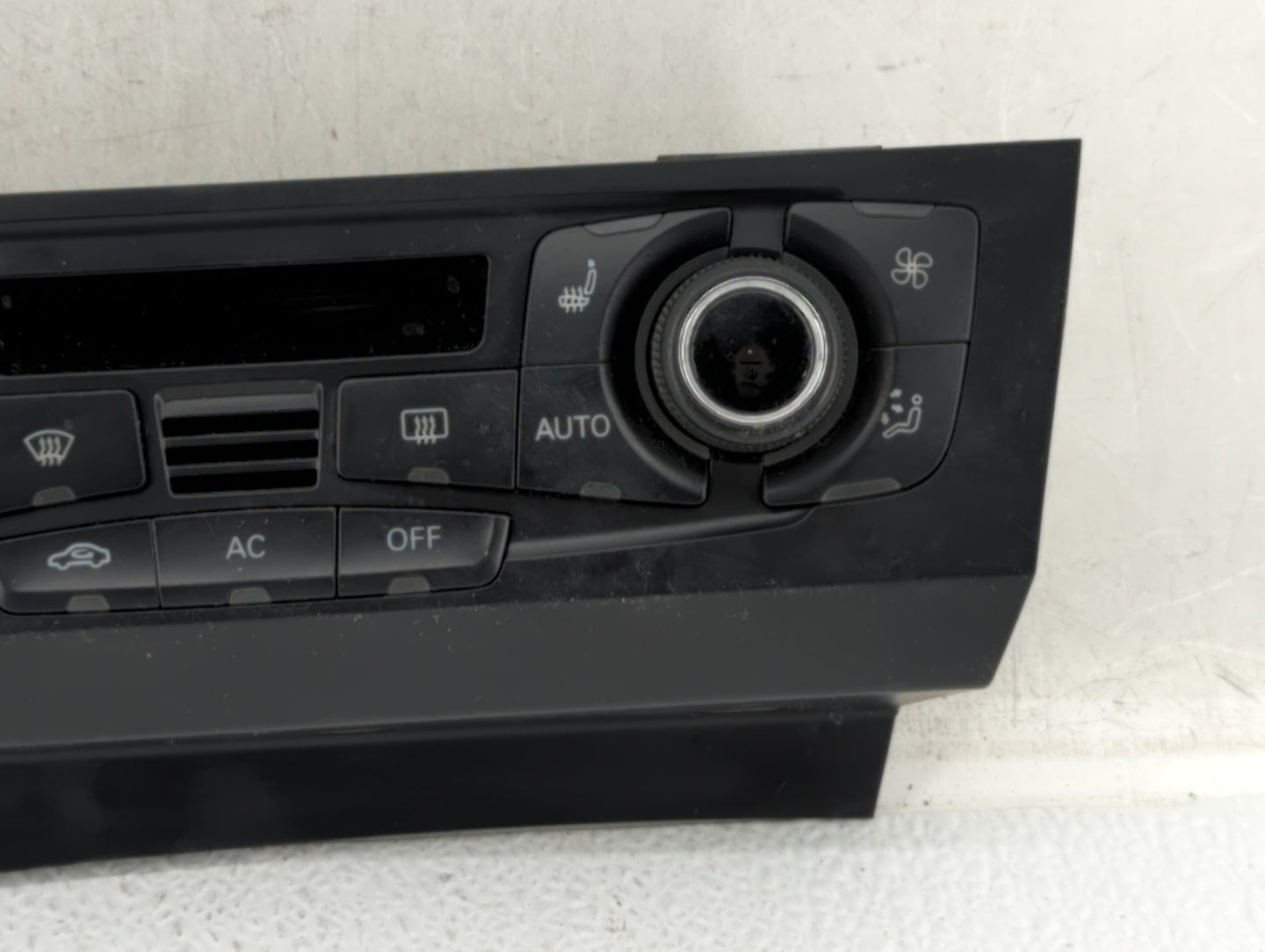 2009-2012 Audi A4 Climate Control Module Temperature AC/Heater Replacement P/N:8T1 820 043 AC Fits OEM Used Auto Parts - Oem