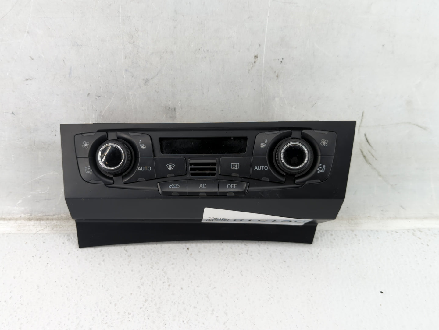 2009-2012 Audi A4 Climate Control Module Temperature AC/Heater Replacement P/N:8T1 820 043 AC Fits OEM Used Auto Parts - Oem