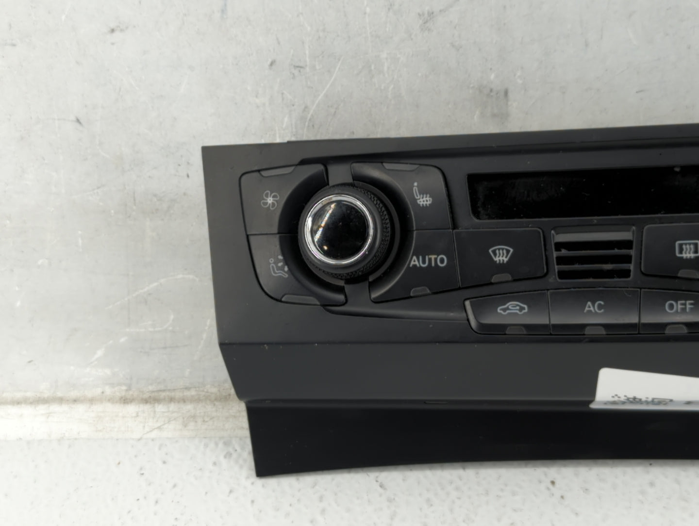 2009-2012 Audi A4 Climate Control Module Temperature AC/Heater Replacement P/N:8T1 820 043 AC Fits OEM Used Auto Parts - Oem