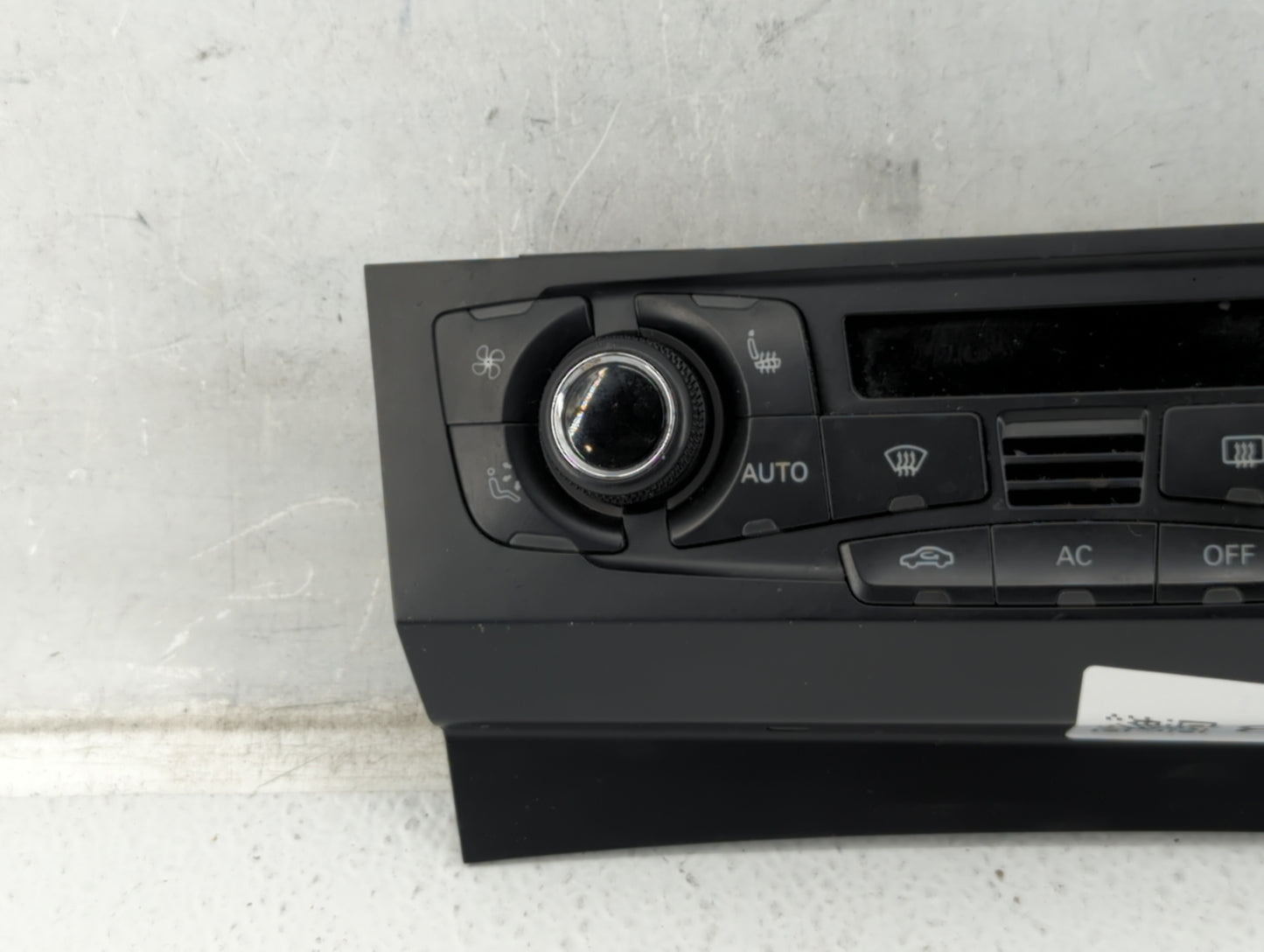 2009-2012 Audi A4 Climate Control Module Temperature AC/Heater Replacement P/N:8T1 820 043 AC Fits OEM Used Auto Parts - Oem