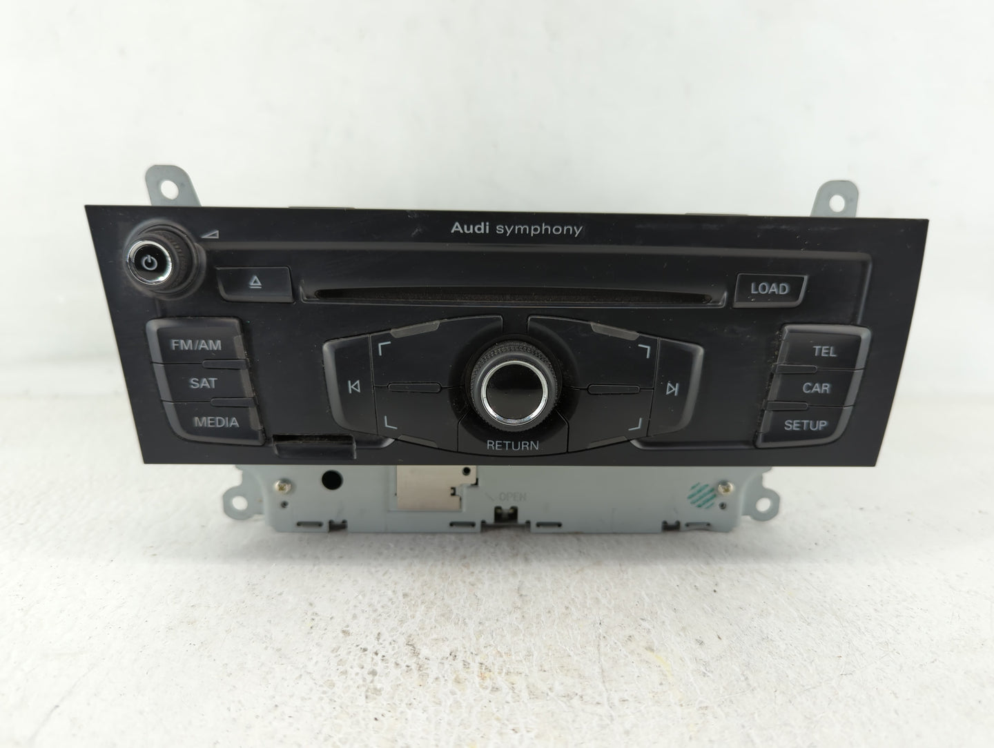 2009 Audi A4 Radio AM FM Cd Player Receiver Replacement P/N:8T1 035 195 L Fits OEM Used Auto Parts - Oemusedautoparts1.com