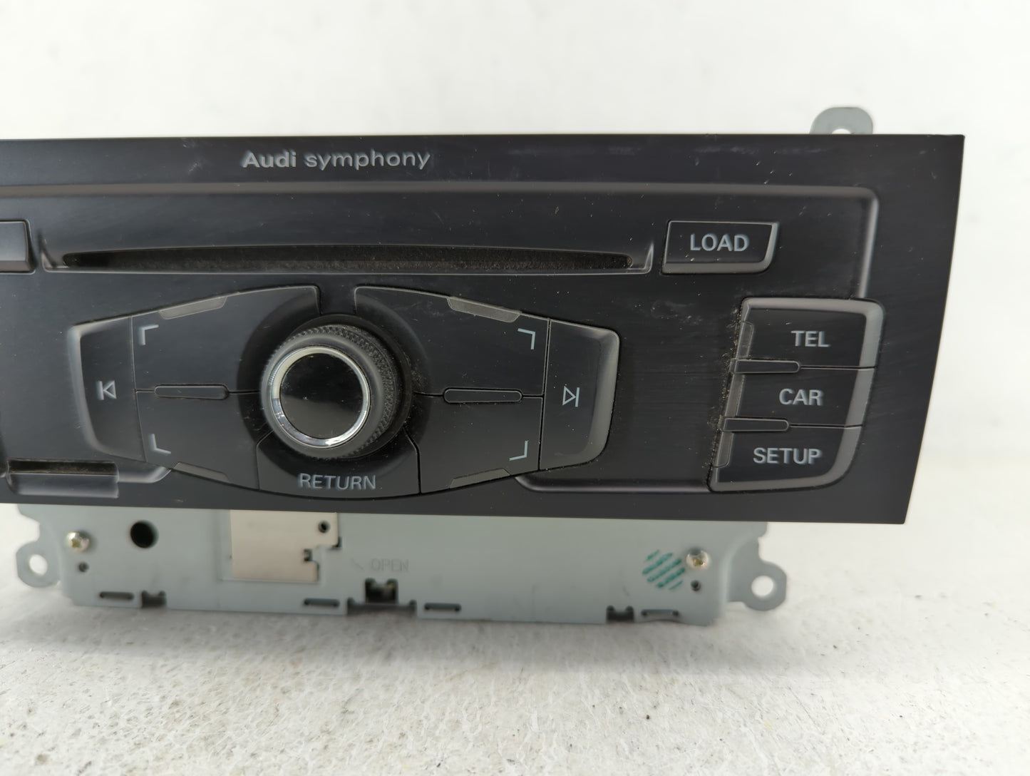 2009 Audi A4 Radio AM FM Cd Player Receiver Replacement P/N:8T1 035 195 L Fits OEM Used Auto Parts - Oemusedautoparts1.com