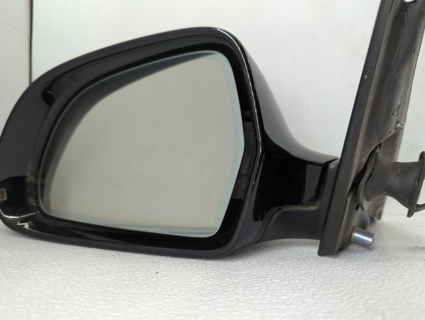 2009-2009 Audi A4 Driver Left Side View Manual Door Mirror Black - Oemusedautoparts1.com