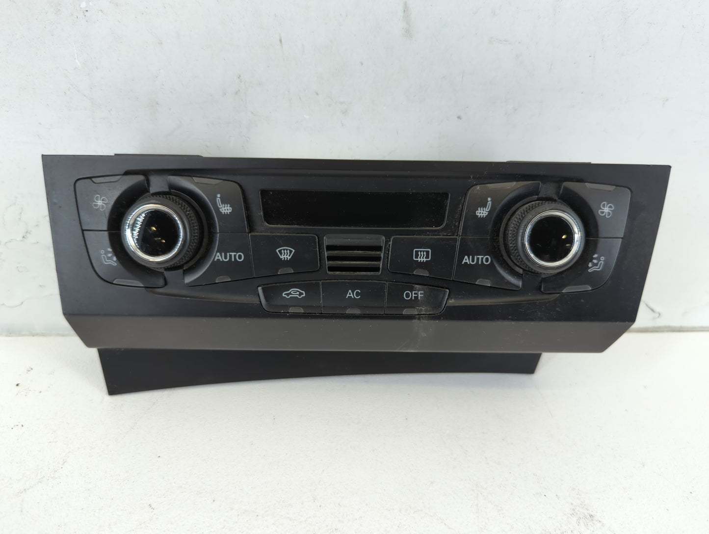 2009-2012 Audi A4 Climate Control Module Temperature AC/Heater Replacement P/N:8T1 820 043 AC Fits OEM Used Auto Parts - Oem