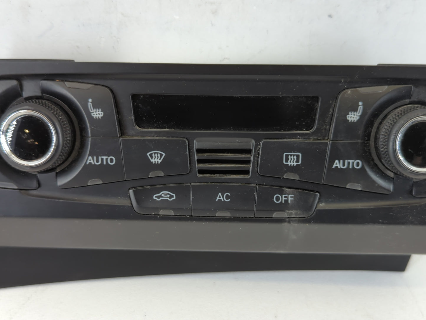 2009-2012 Audi A4 Climate Control Module Temperature AC/Heater Replacement P/N:8T1 820 043 AC Fits OEM Used Auto Parts - Oem