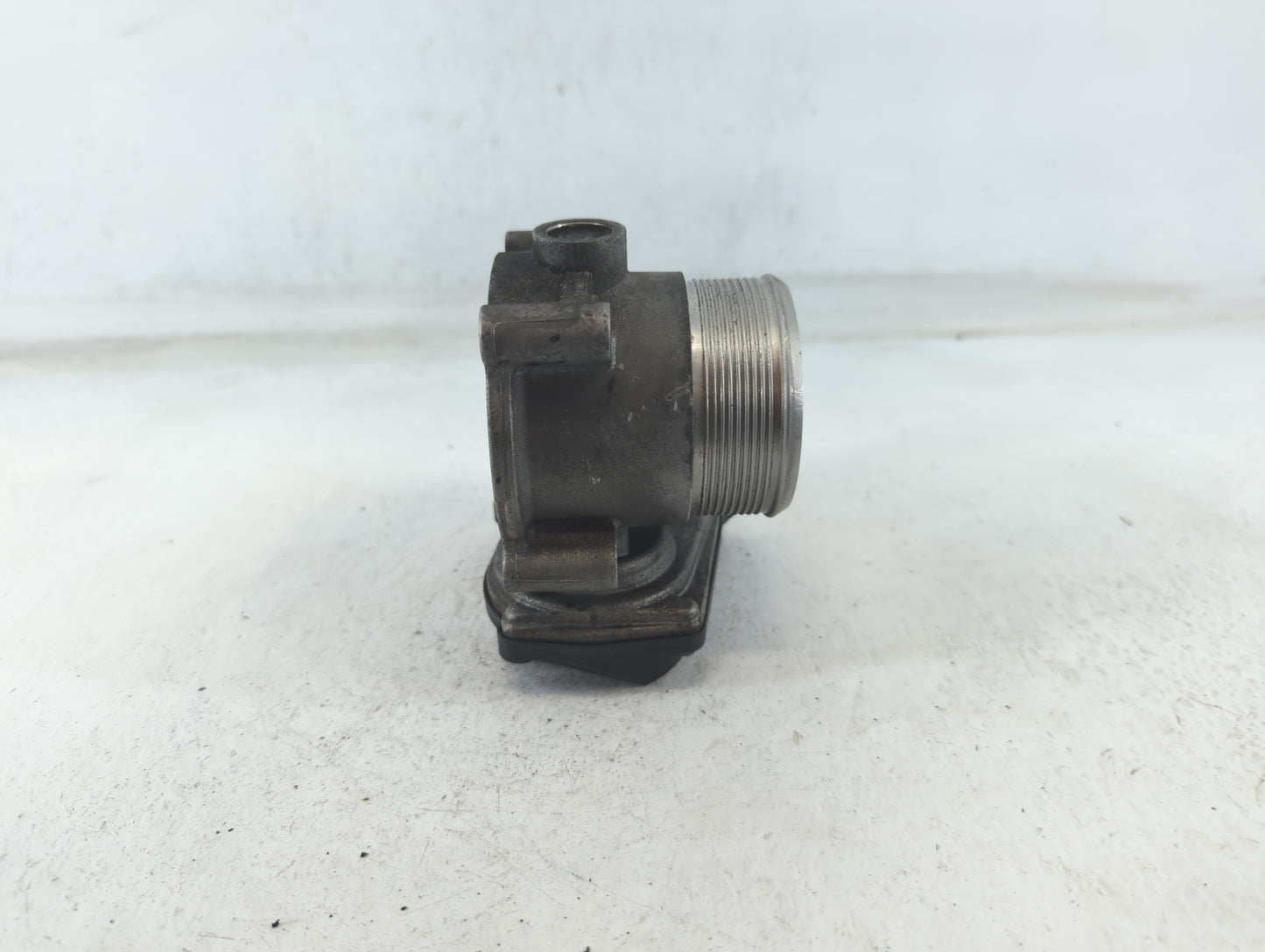 2005-2016 Audi A4 Throttle Body P/N:06F 133 062 J Fits OEM Used Auto Parts - Oemusedautoparts1.com