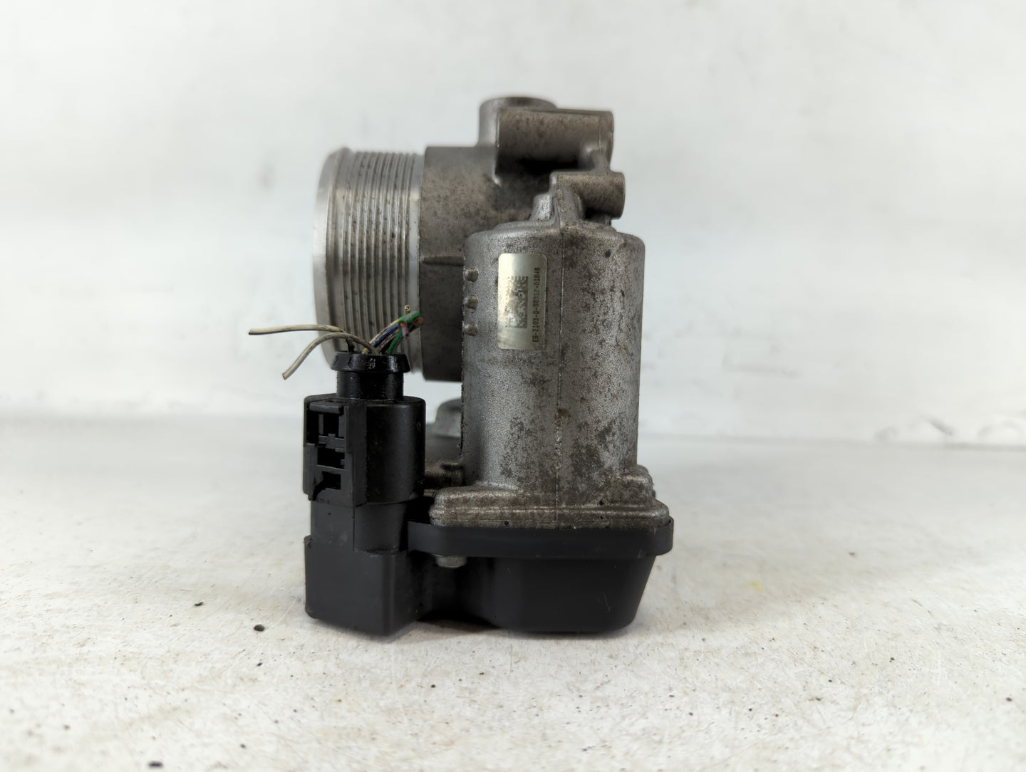 2005-2016 Audi A4 Throttle Body P/N:06F 133 062 J Fits OEM Used Auto Parts - Oemusedautoparts1.com