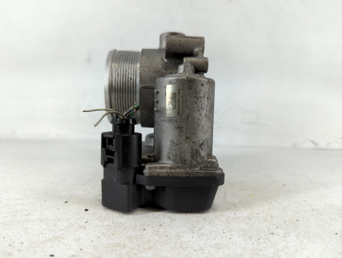 2005-2016 Audi A4 Throttle Body P/N:06F 133 062 J Fits OEM Used Auto Parts - Oemusedautoparts1.com