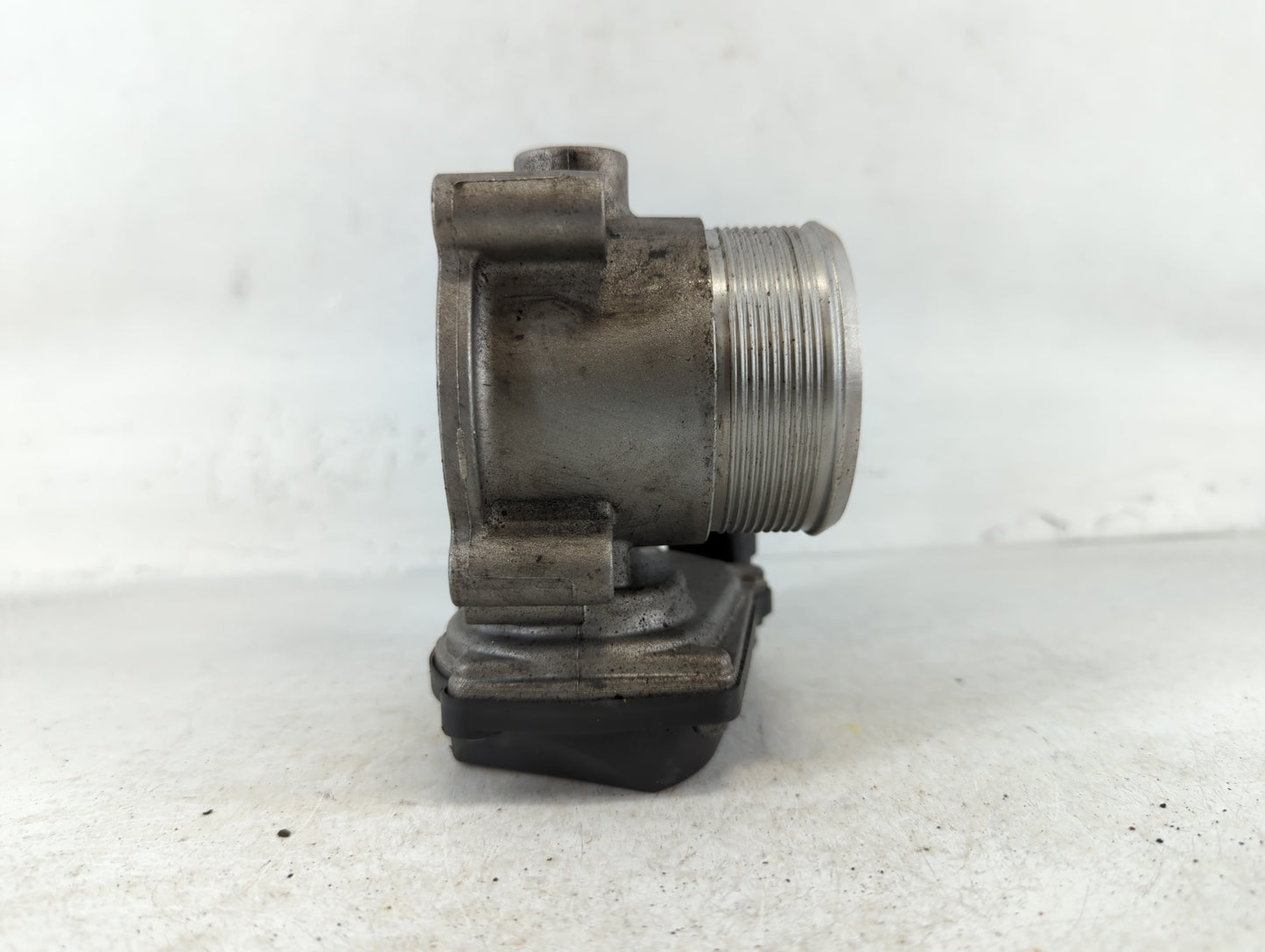 2005-2016 Audi A4 Throttle Body P/N:06F 133 062 J Fits OEM Used Auto Parts - Oemusedautoparts1.com