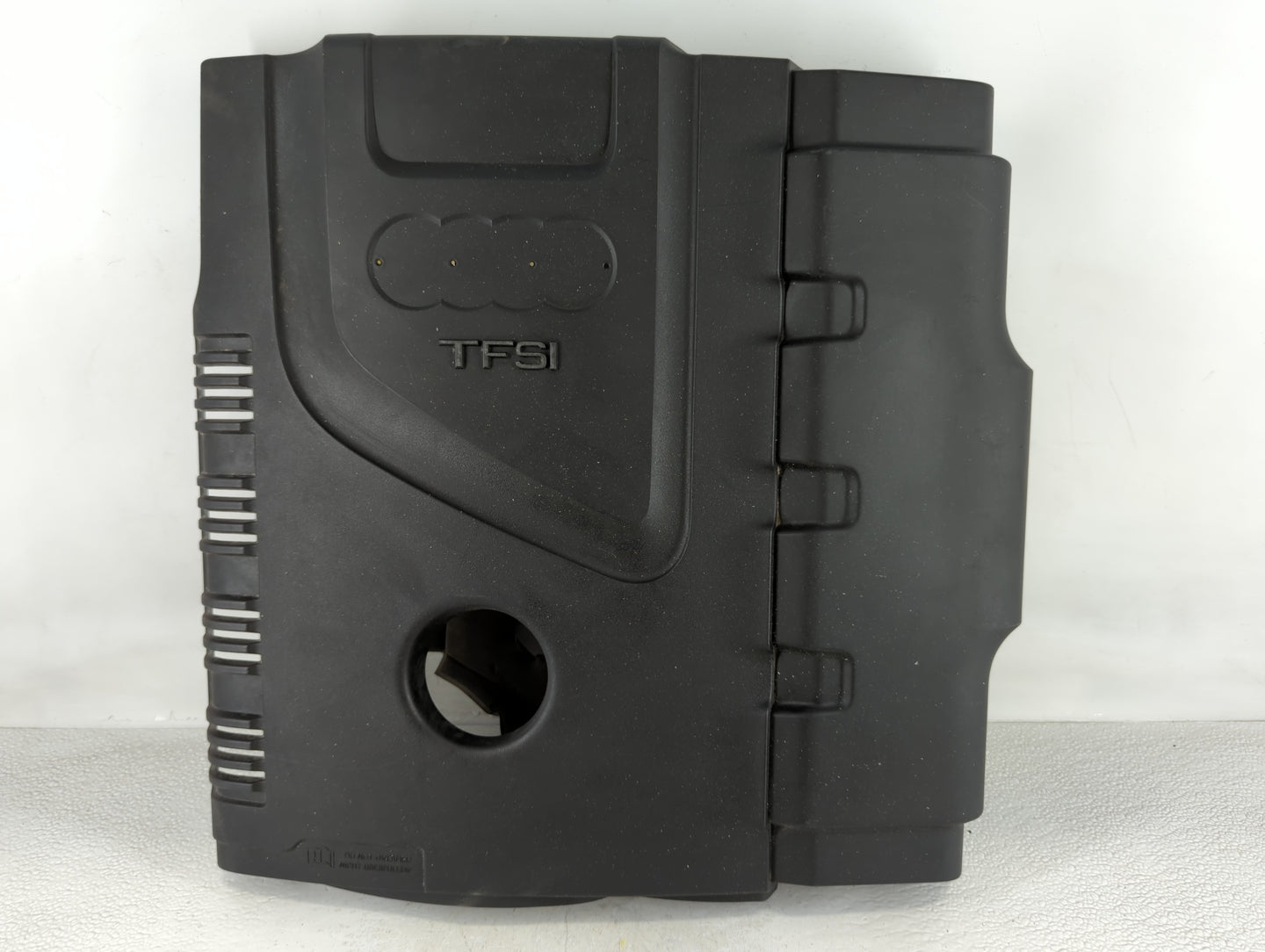 2009 Audi A4 Engine Cover - Oemusedautoparts1.com