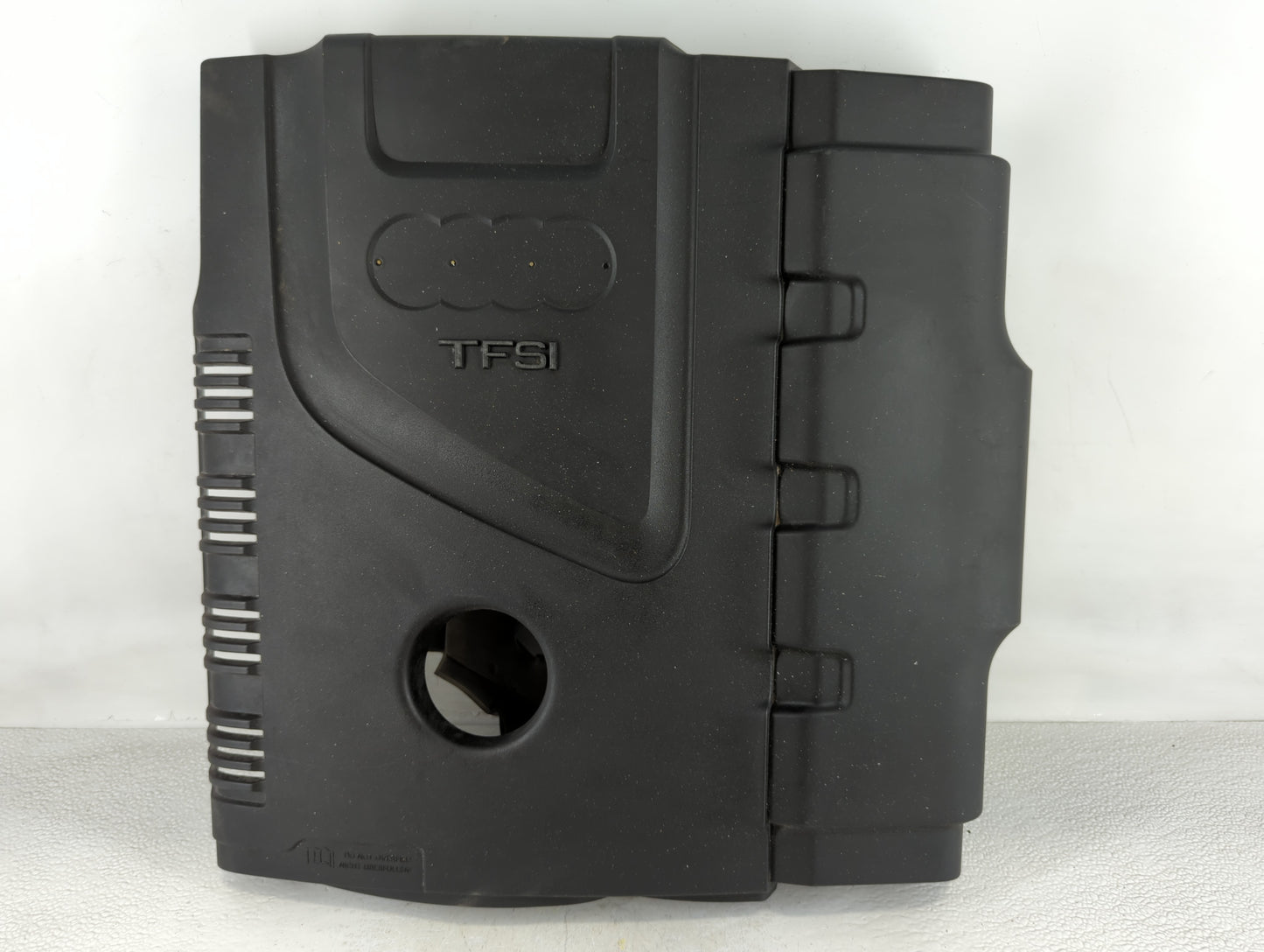 2009 Audi A4 Engine Cover - Oemusedautoparts1.com