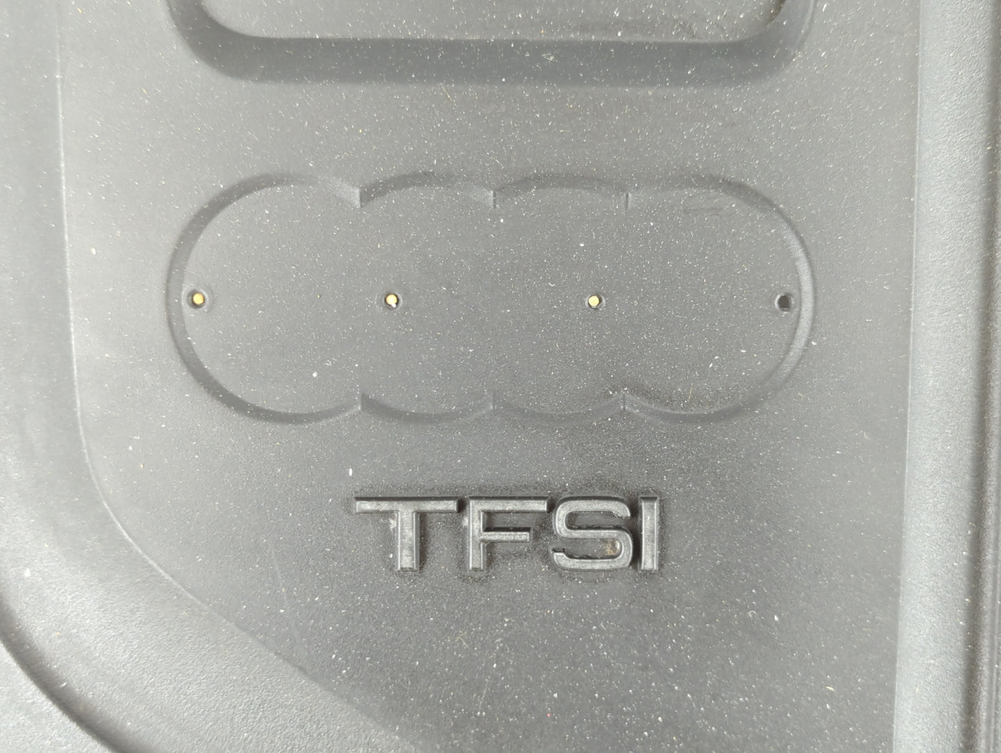 2009 Audi A4 Engine Cover - Oemusedautoparts1.com