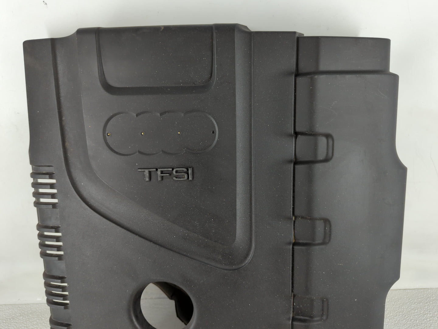 2009 Audi A4 Engine Cover - Oemusedautoparts1.com