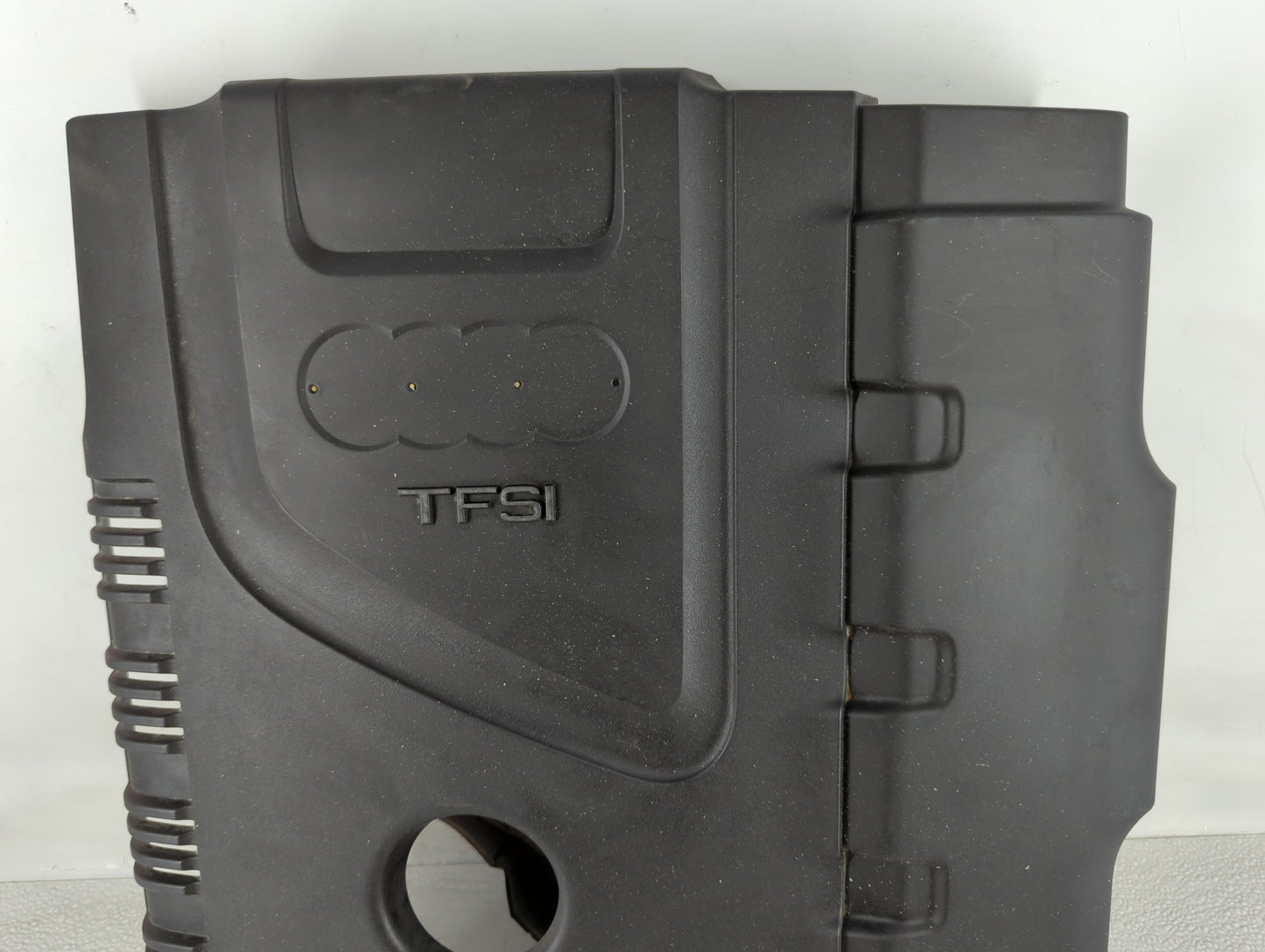 2009 Audi A4 Engine Cover - Oemusedautoparts1.com