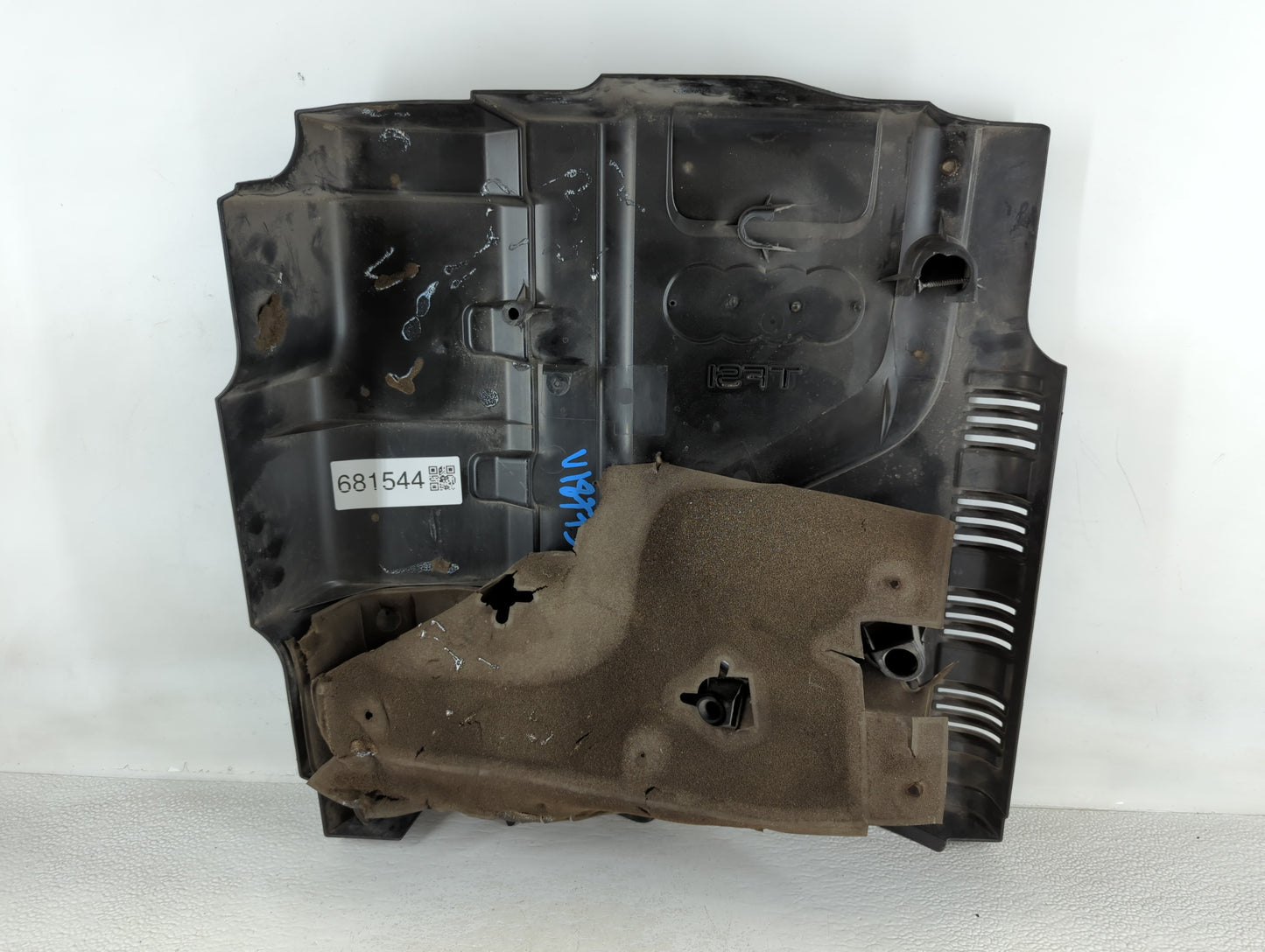 2009 Audi A4 Engine Cover - Oemusedautoparts1.com