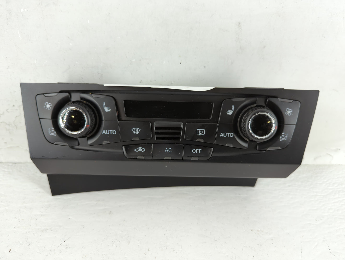 2009-2012 Audi A4 Climate Control Module Temperature AC/Heater Replacement P/N:8T1 820 043 AC Fits OEM Used Auto Parts - Oem